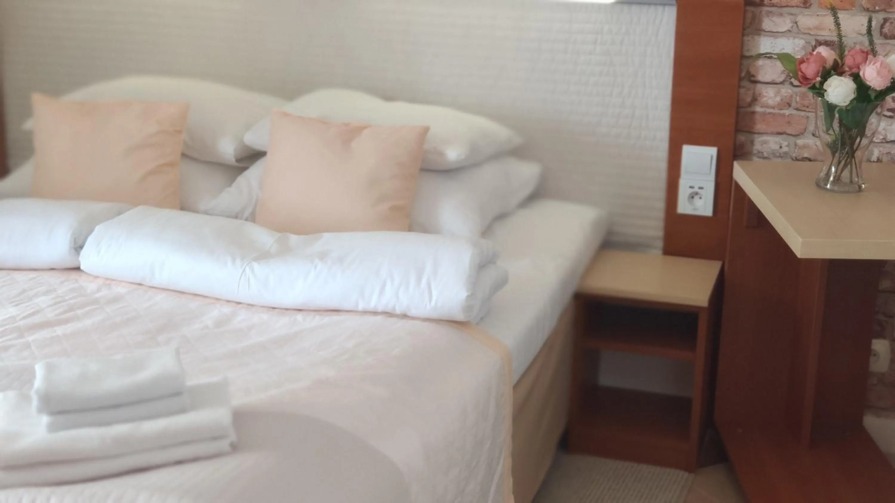 Decorative detail, Bed in OW Sargus