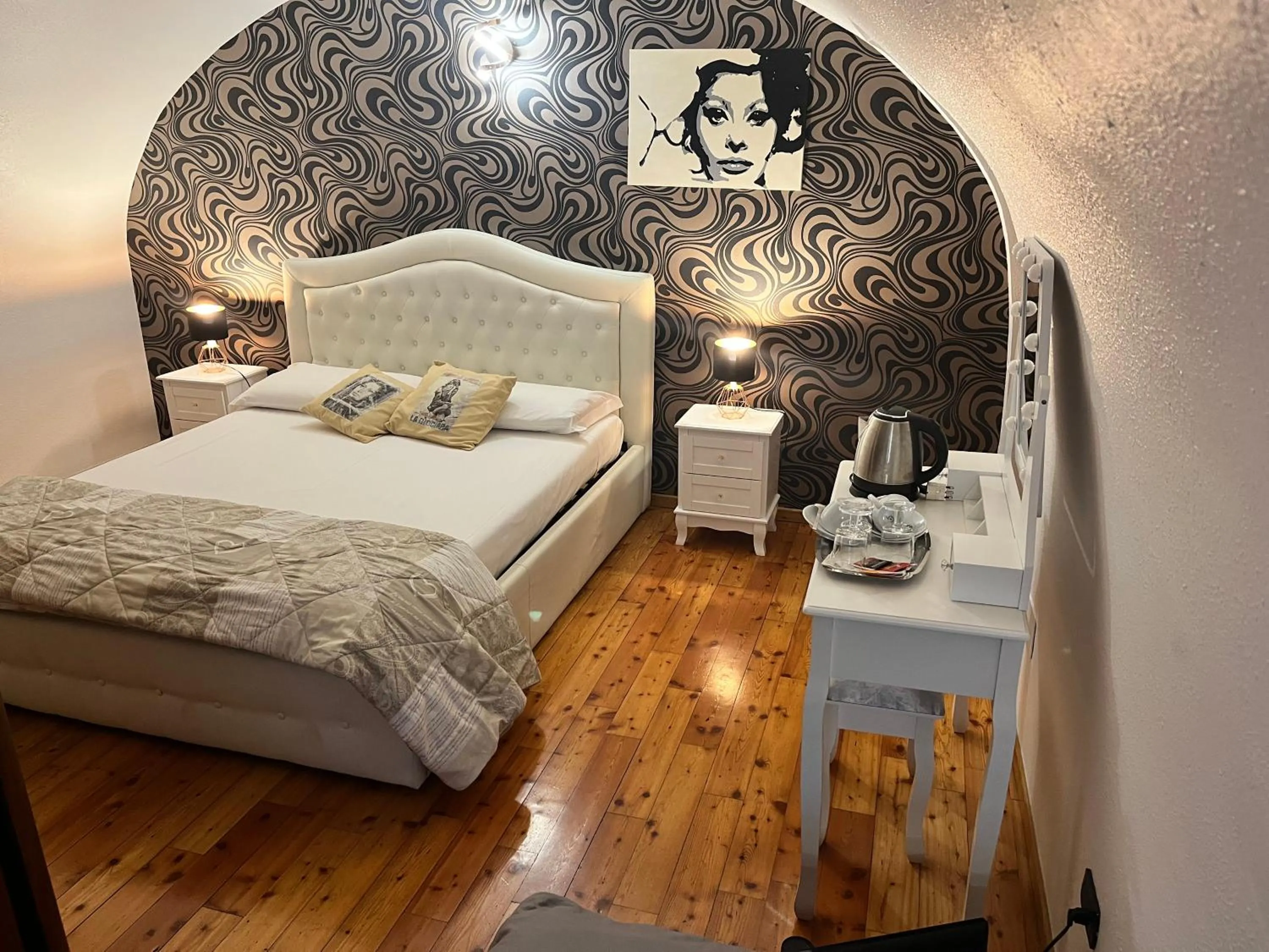 Bedroom, Bed in Torino Chic