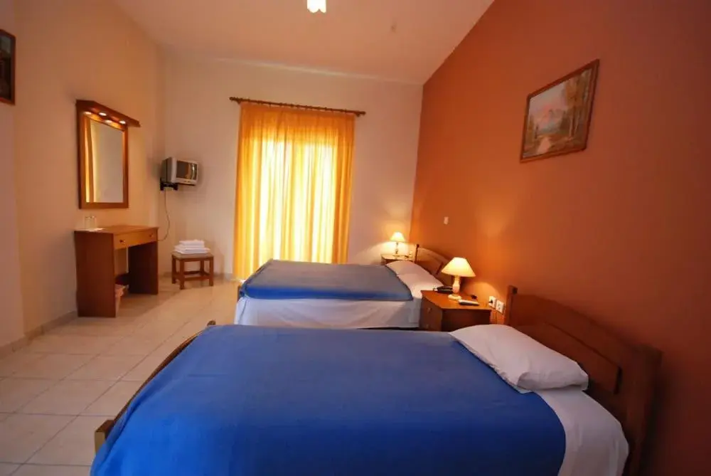 Triple Room in Hotel Alkionis Triple Room in Hotel Alkionis