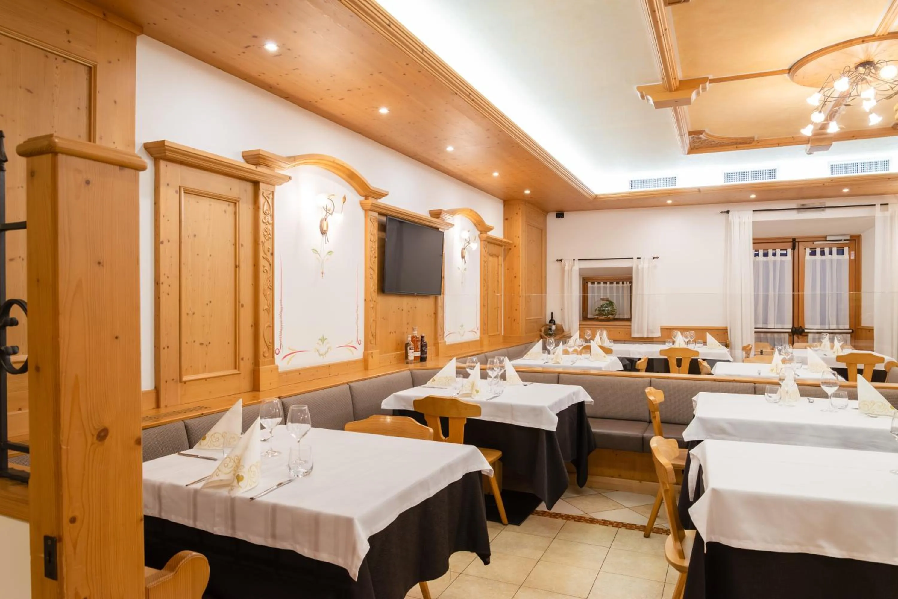 Restaurant/places to eat in Hotel Ristorante Alla Nave