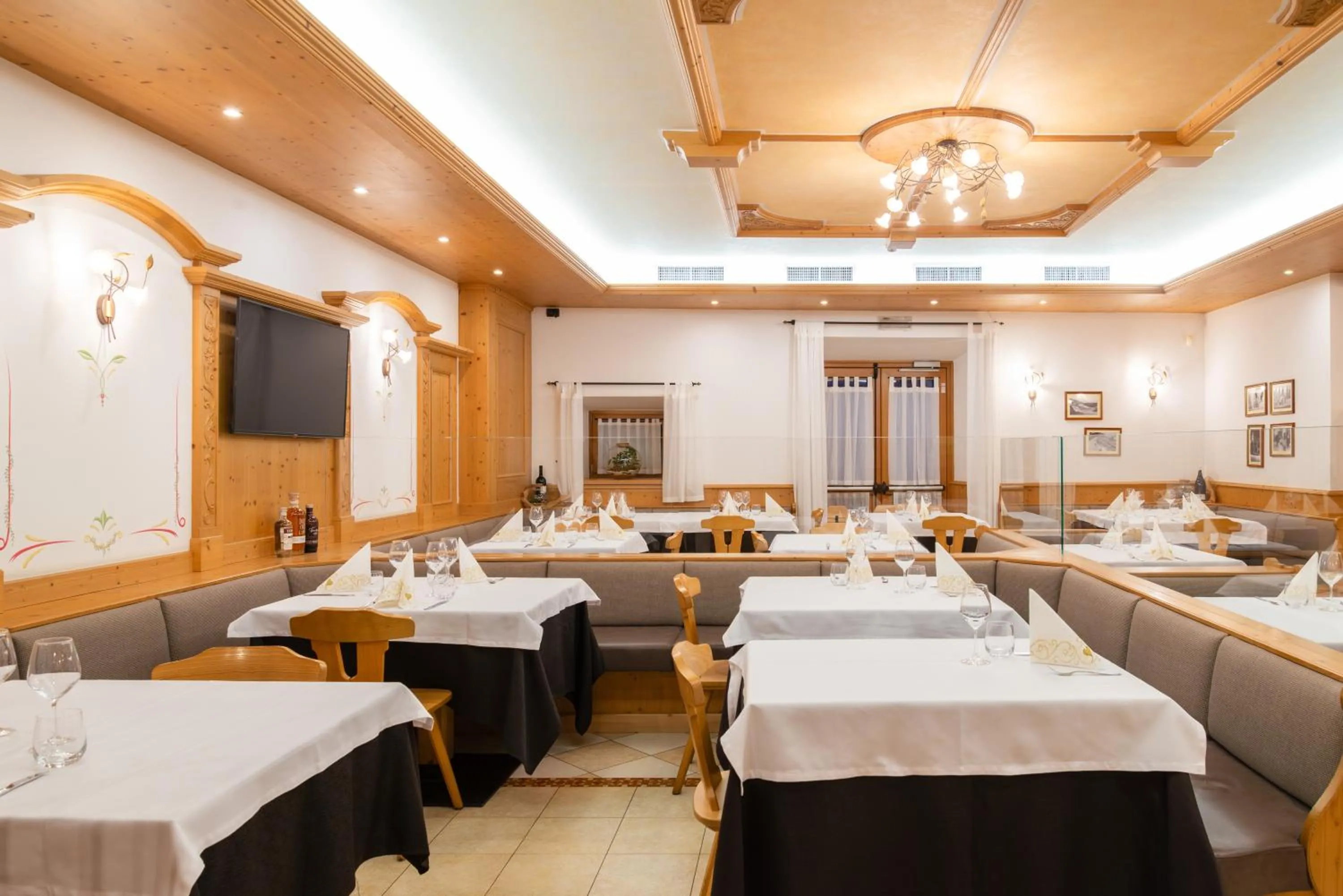 Restaurant/places to eat in Hotel Ristorante Alla Nave