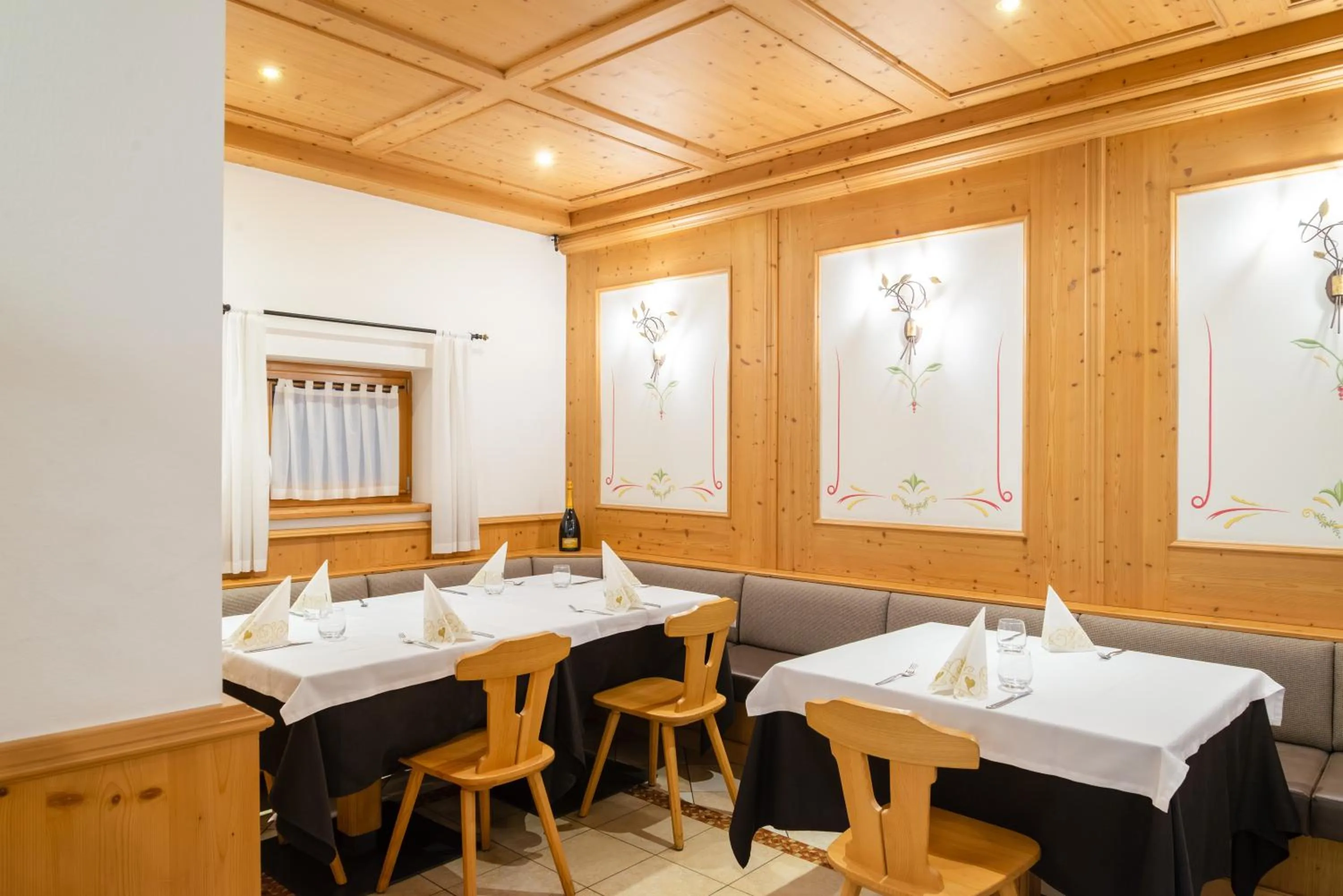 Restaurant/places to eat in Hotel Ristorante Alla Nave