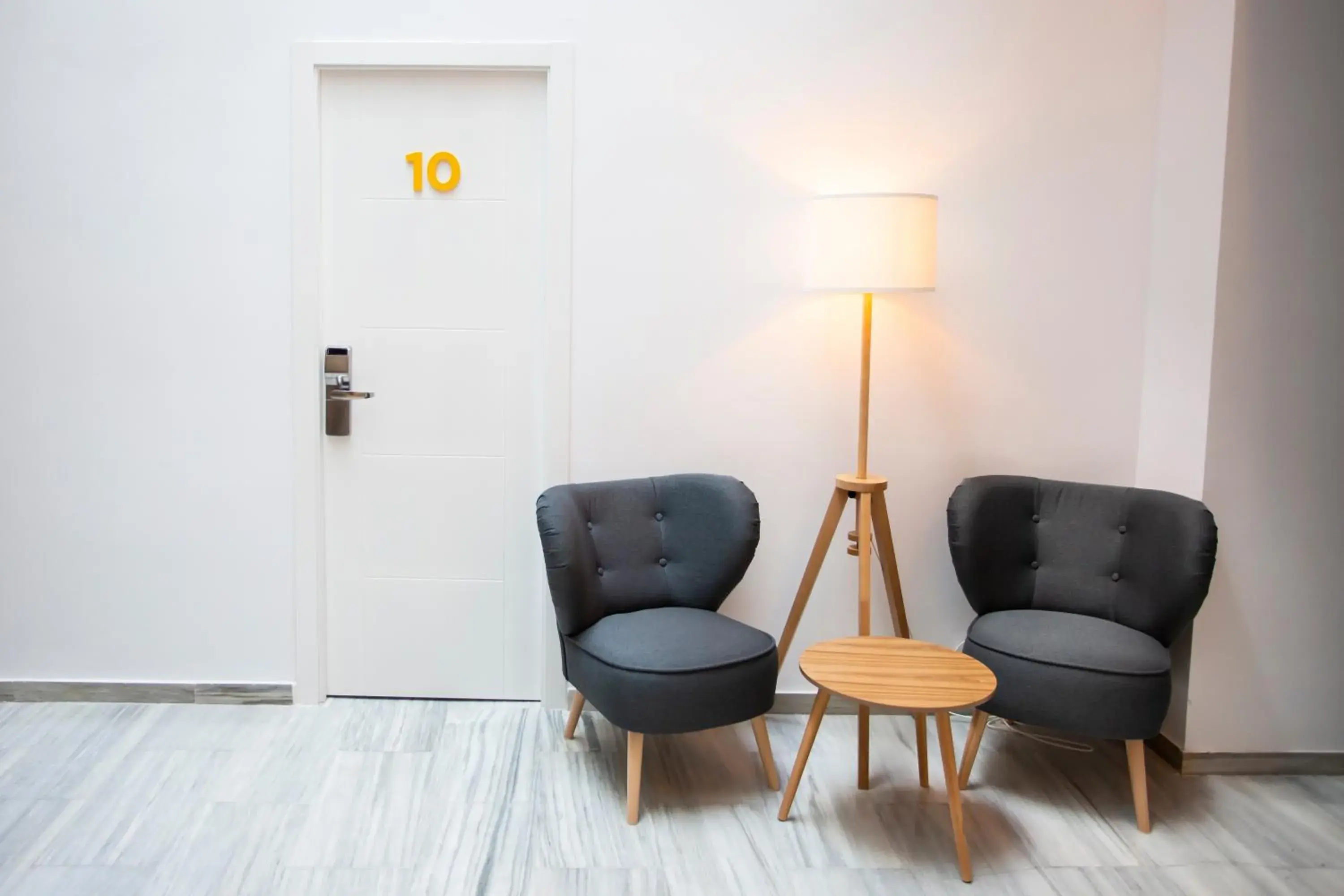 Communal lounge/ TV room in Basic Hotel Sevilla Catedral Communal lounge/ TV room in Basic Hotel Sevilla Catedral