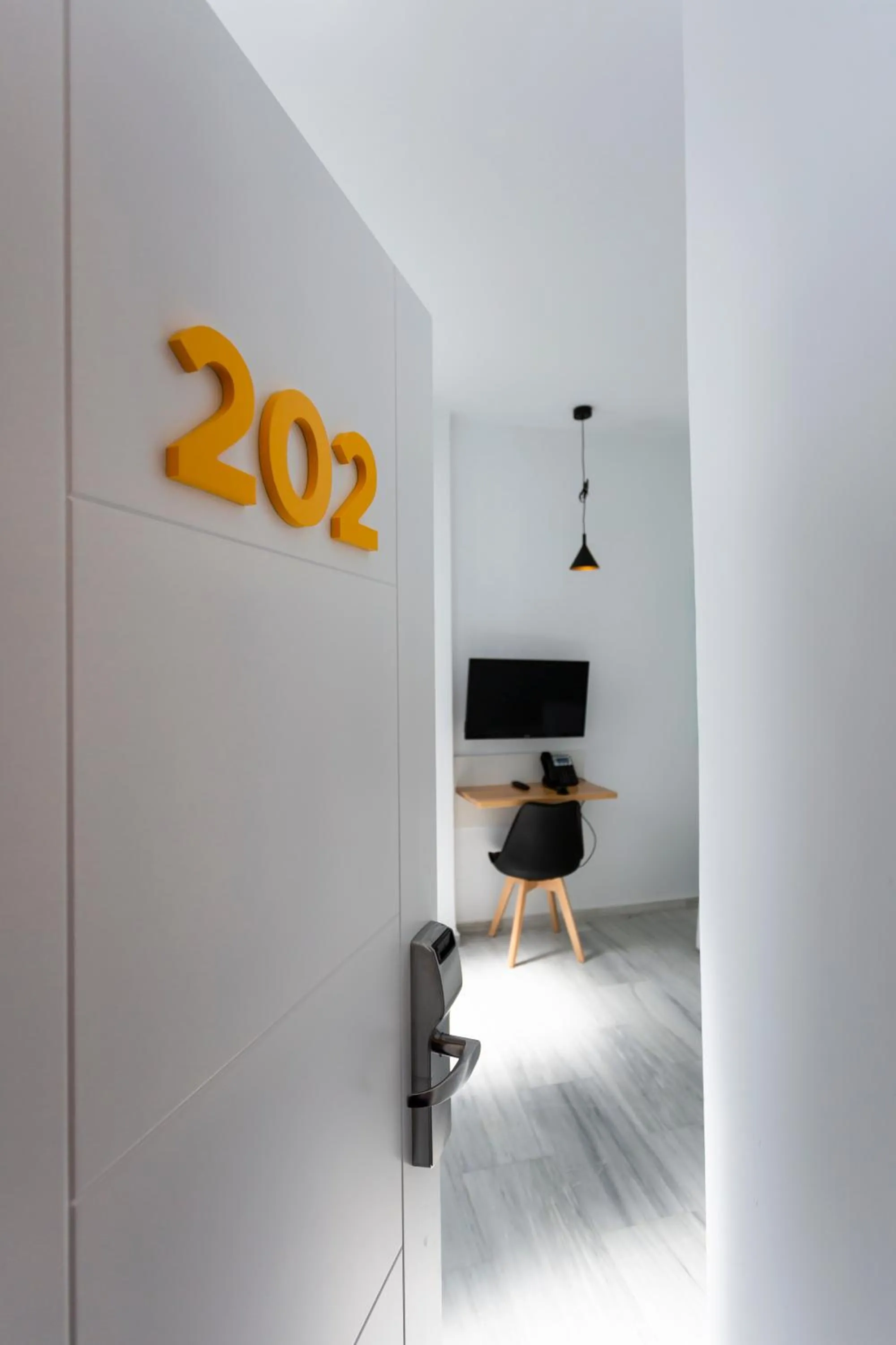 Bedroom in Basic Hotel Sevilla Catedral