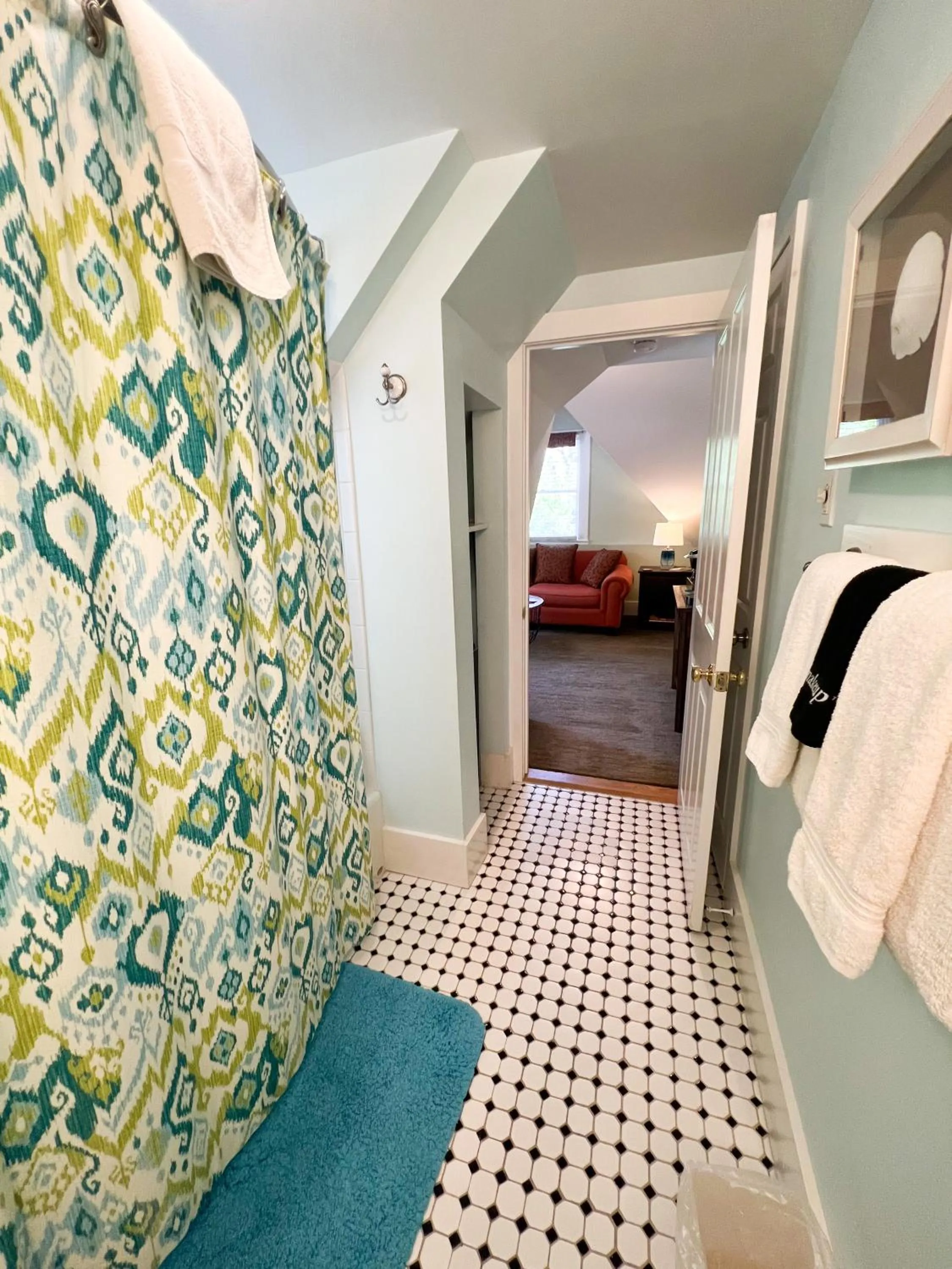 Bathroom, Bed in Inn at Cook Street