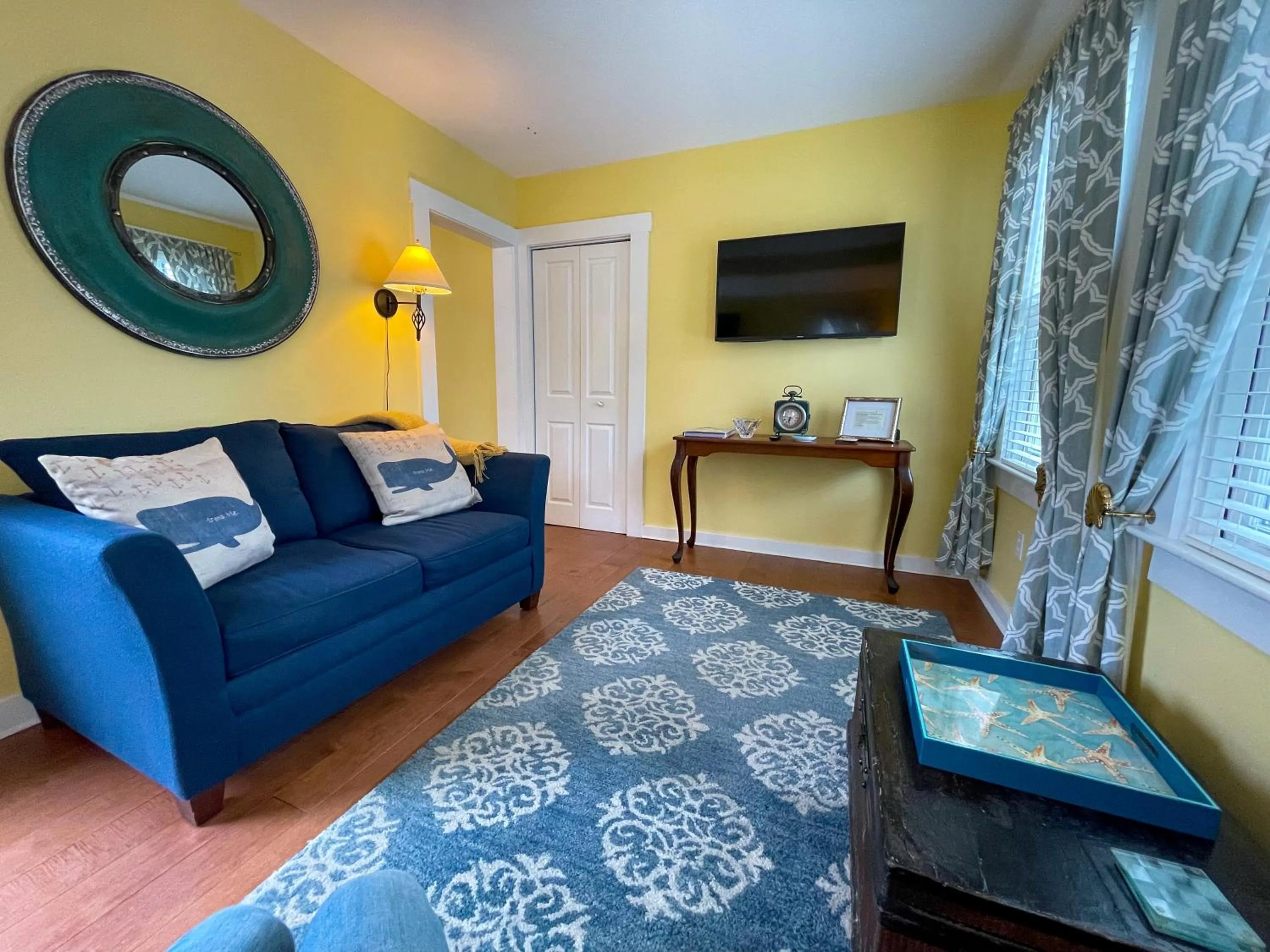 TV and multimedia in Inn at Cook Street