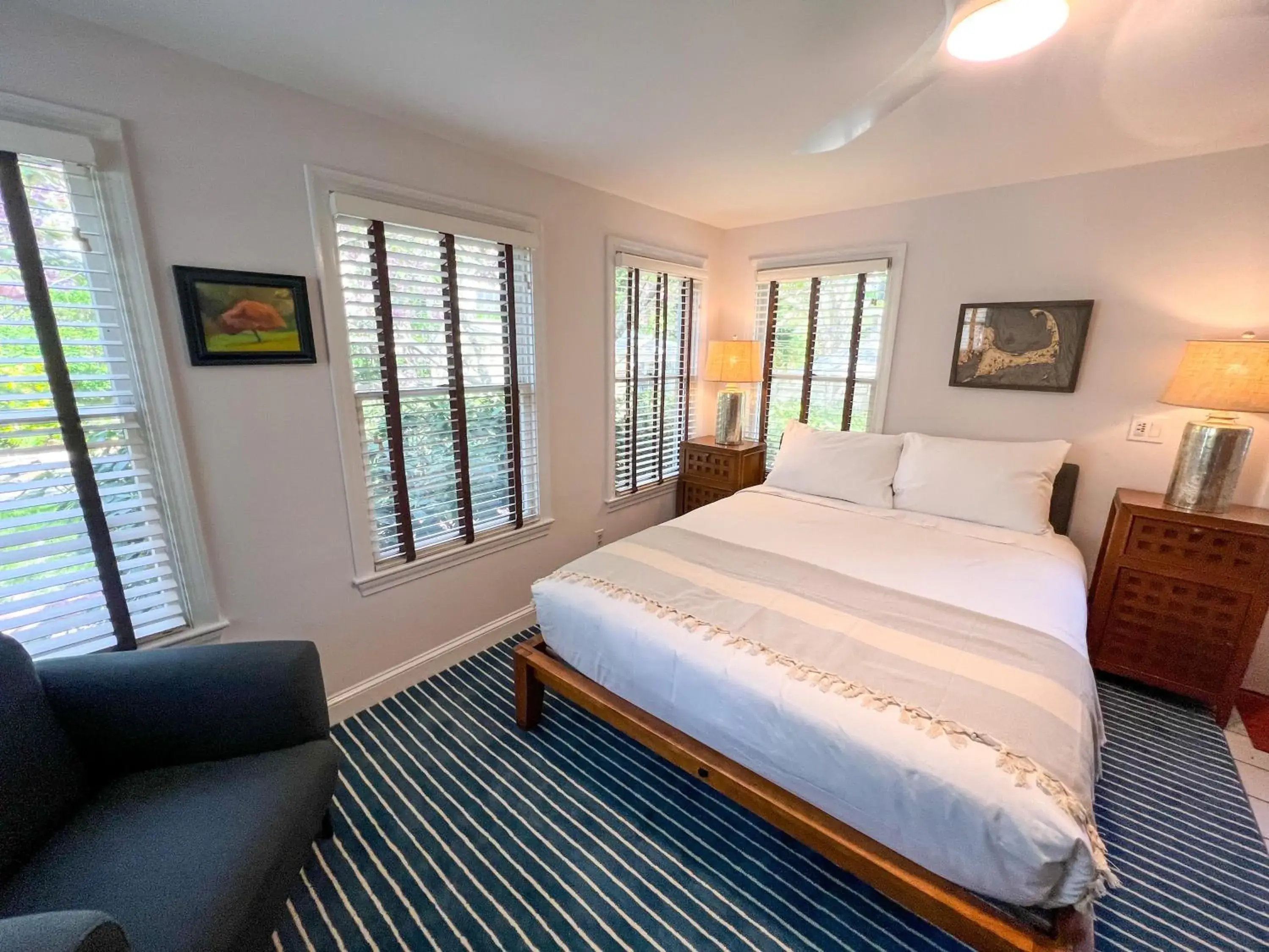 Standard Queen Room in Inn at Cook Street Standard Queen Room in Inn at Cook Street