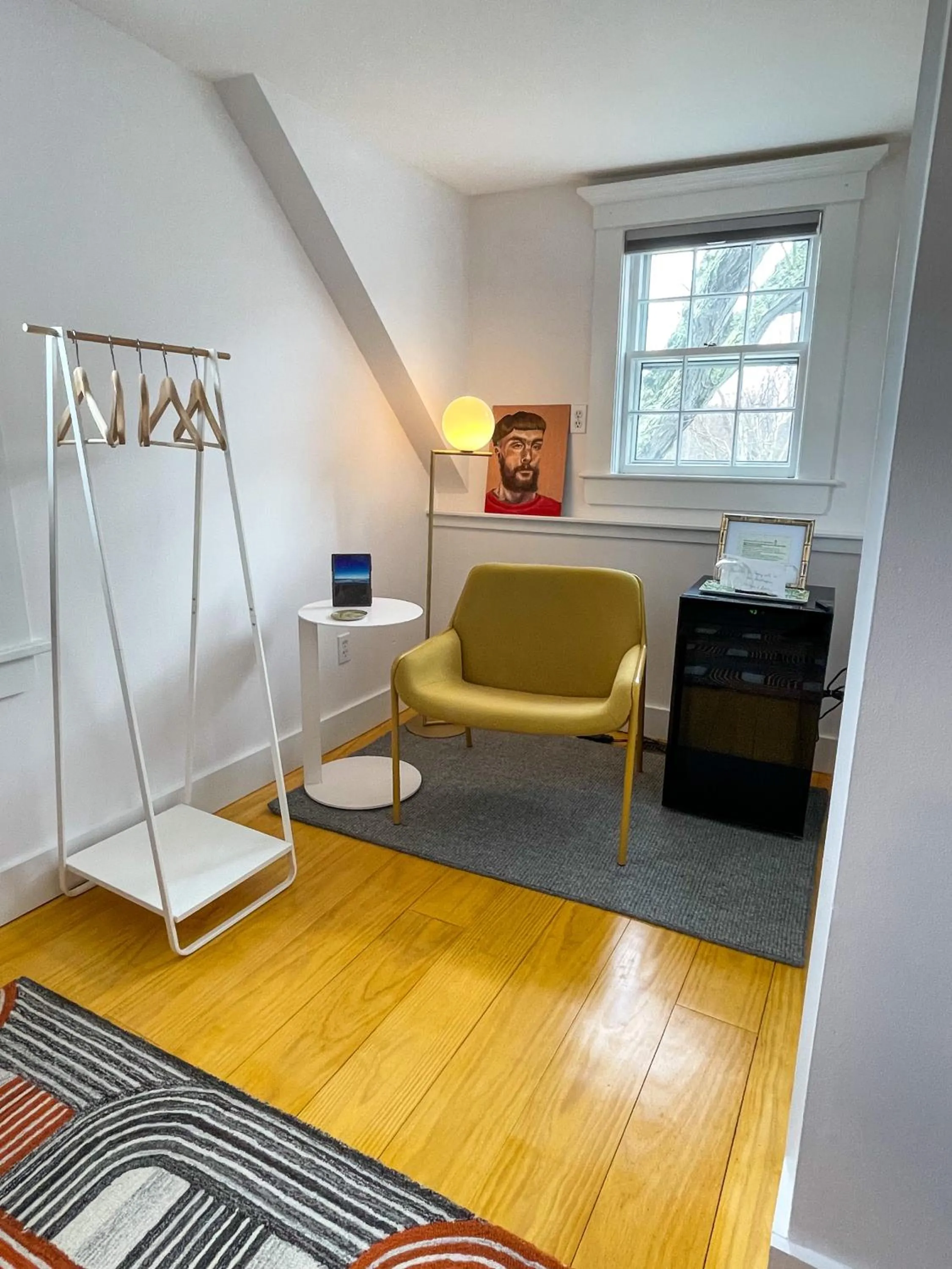 Seating area, Bed in Inn at Cook Street