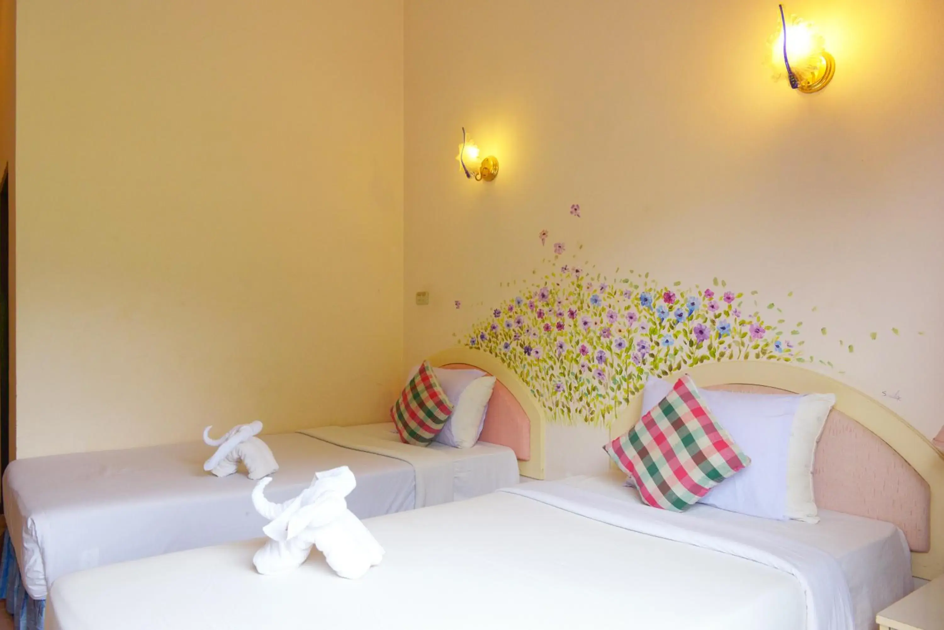 Staff, Bed in Phurua Bussaba Resort & Spa Staff, Bed in Phurua Bussaba Resort & Spa