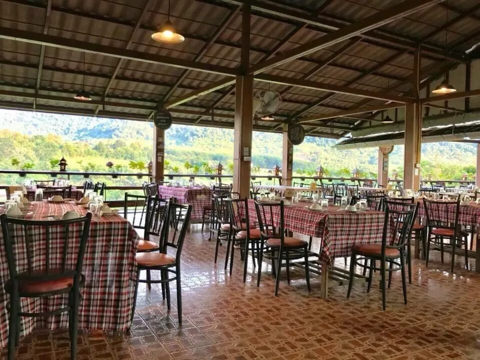 Restaurant/places to eat in Phurua Bussaba Resort & Spa