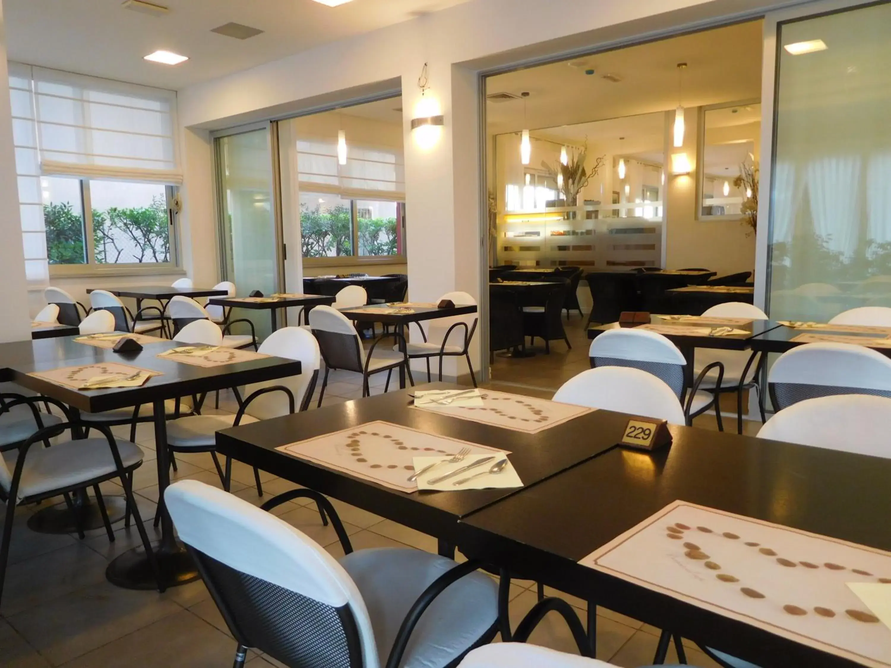 Breakfast, Restaurant/Places to Eat in Hotel Emperador