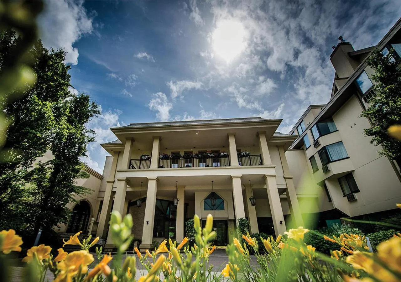 Property building in Hockley Valley Resort