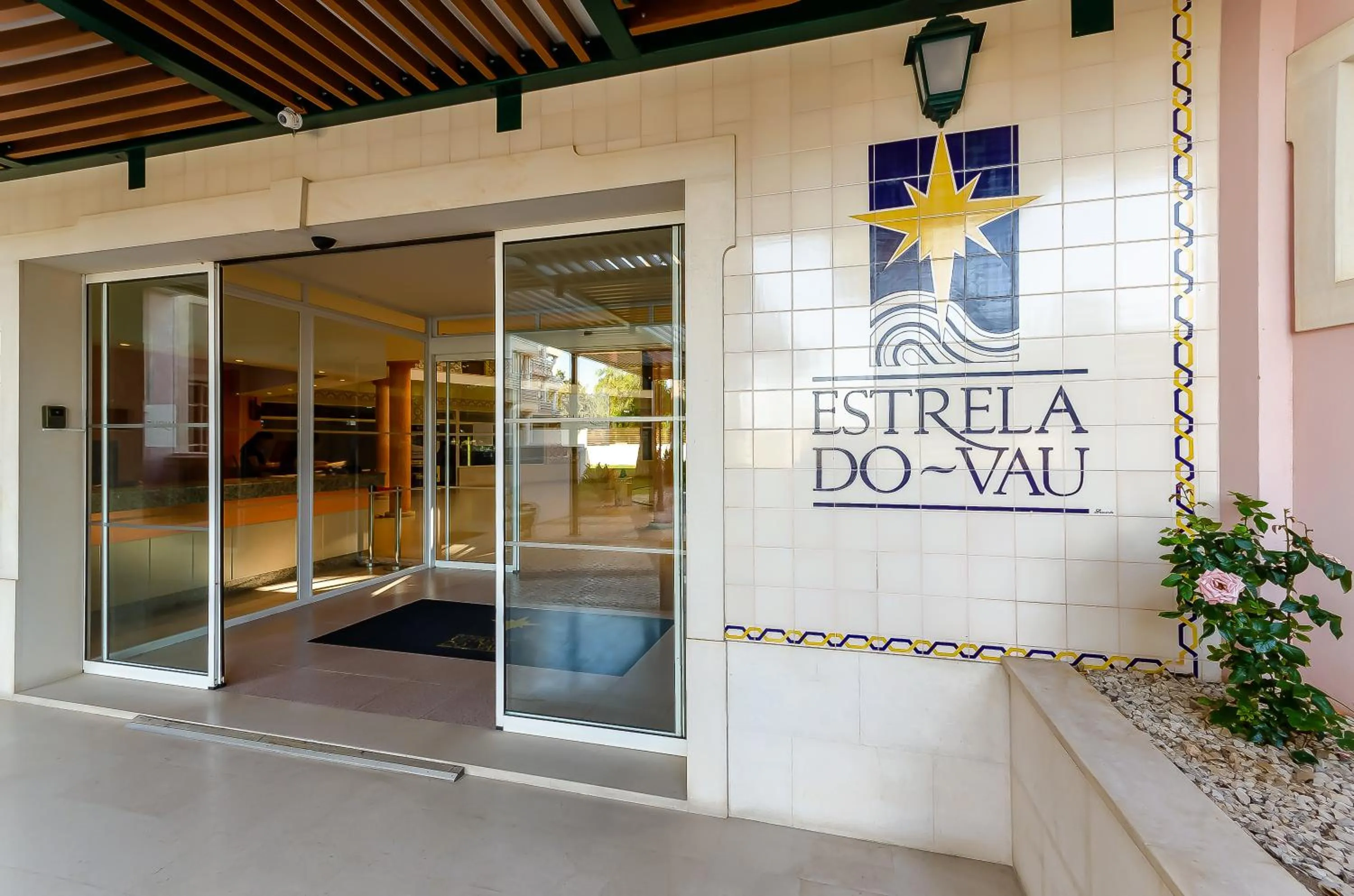 Facade/entrance in TURIM Estrela do Vau Hotel