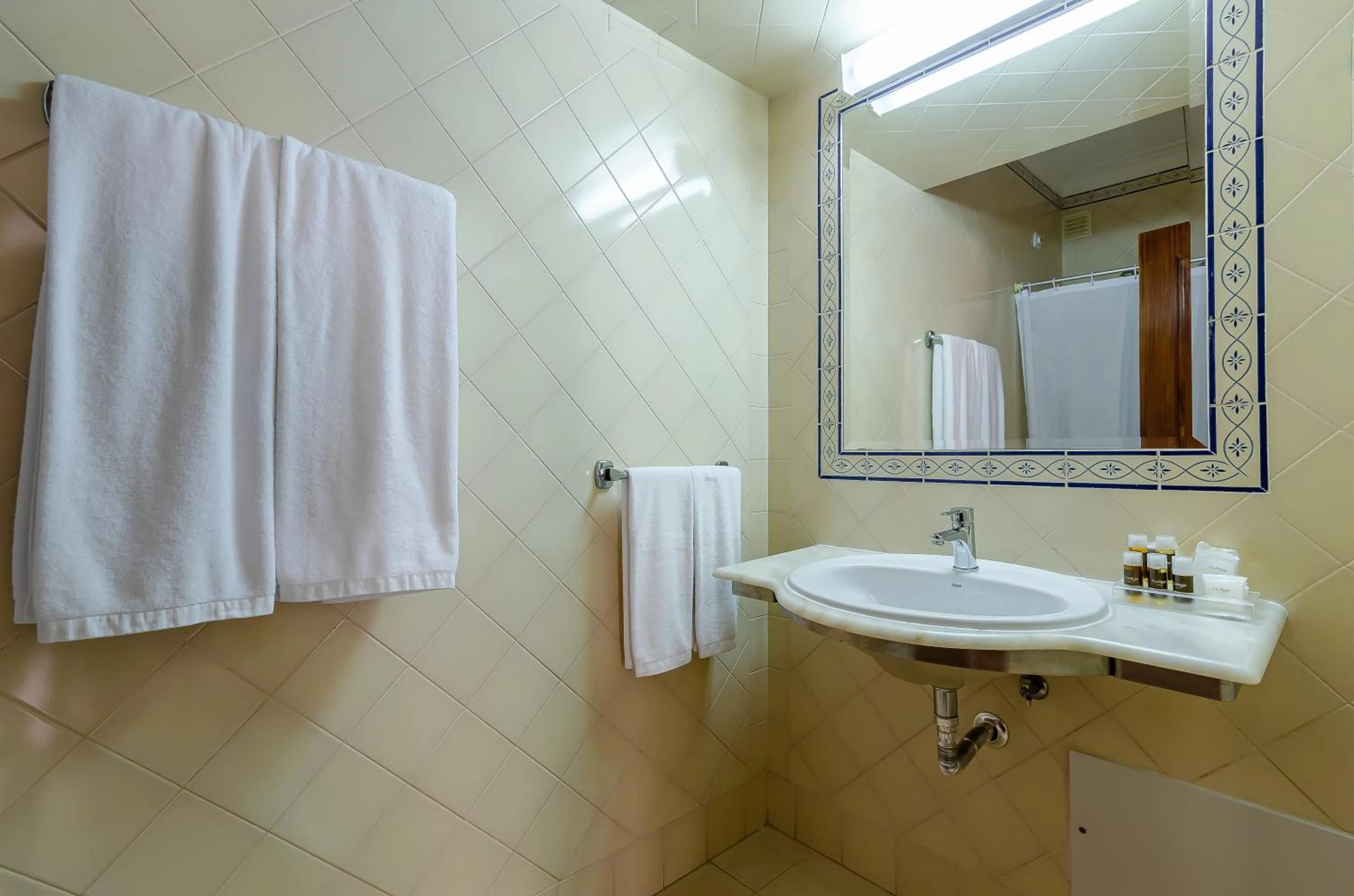 Bathroom in TURIM Estrela do Vau Hotel