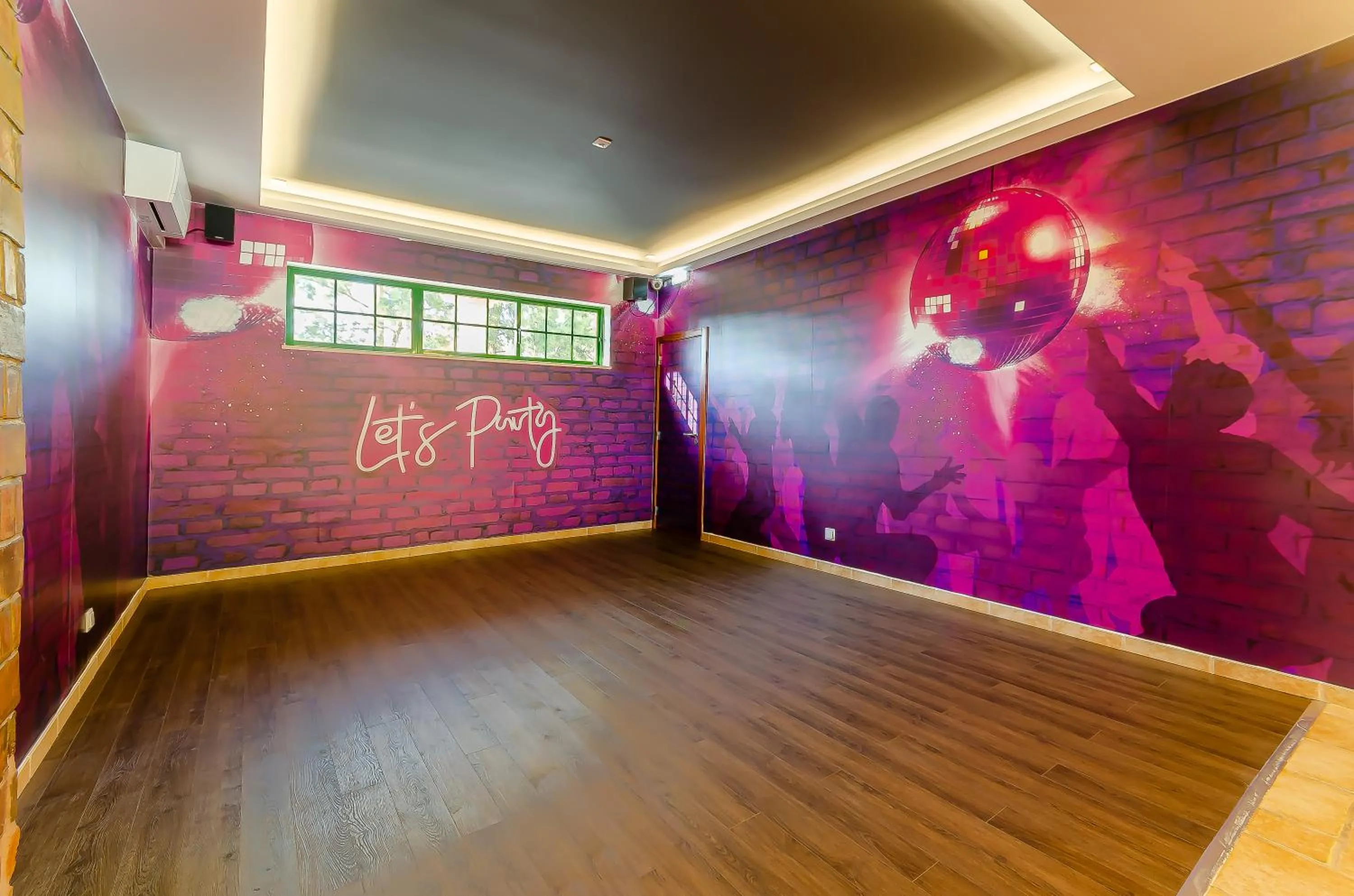 Lounge or bar in TURIM Estrela do Vau Hotel