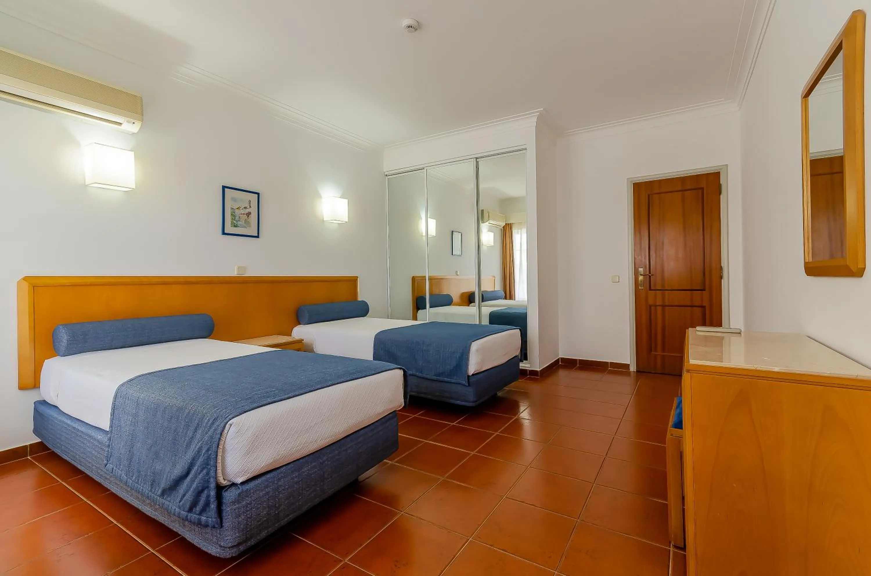 Bedroom, Bed in TURIM Estrela do Vau Hotel