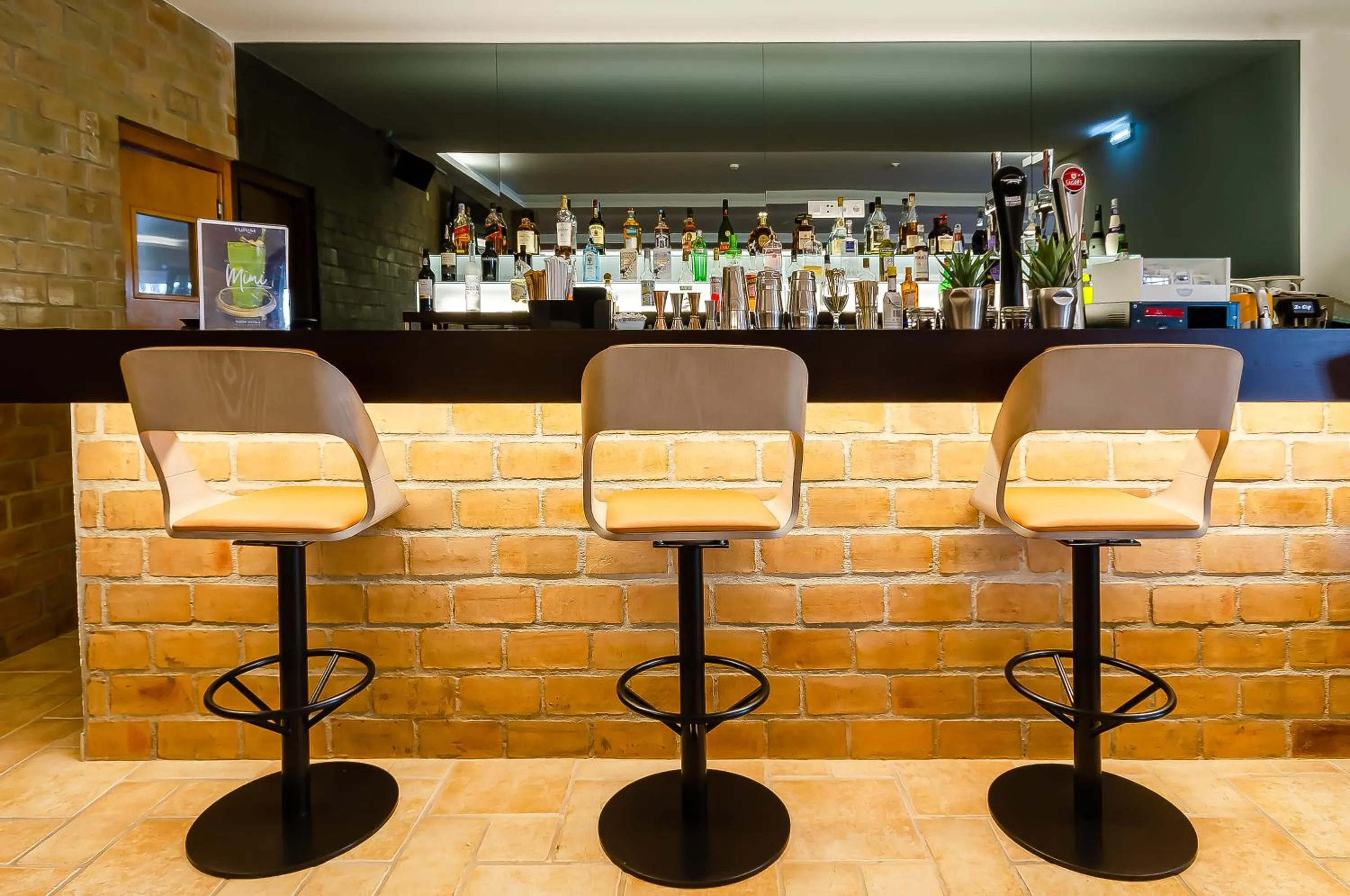 Lounge or bar in TURIM Estrela do Vau Hotel