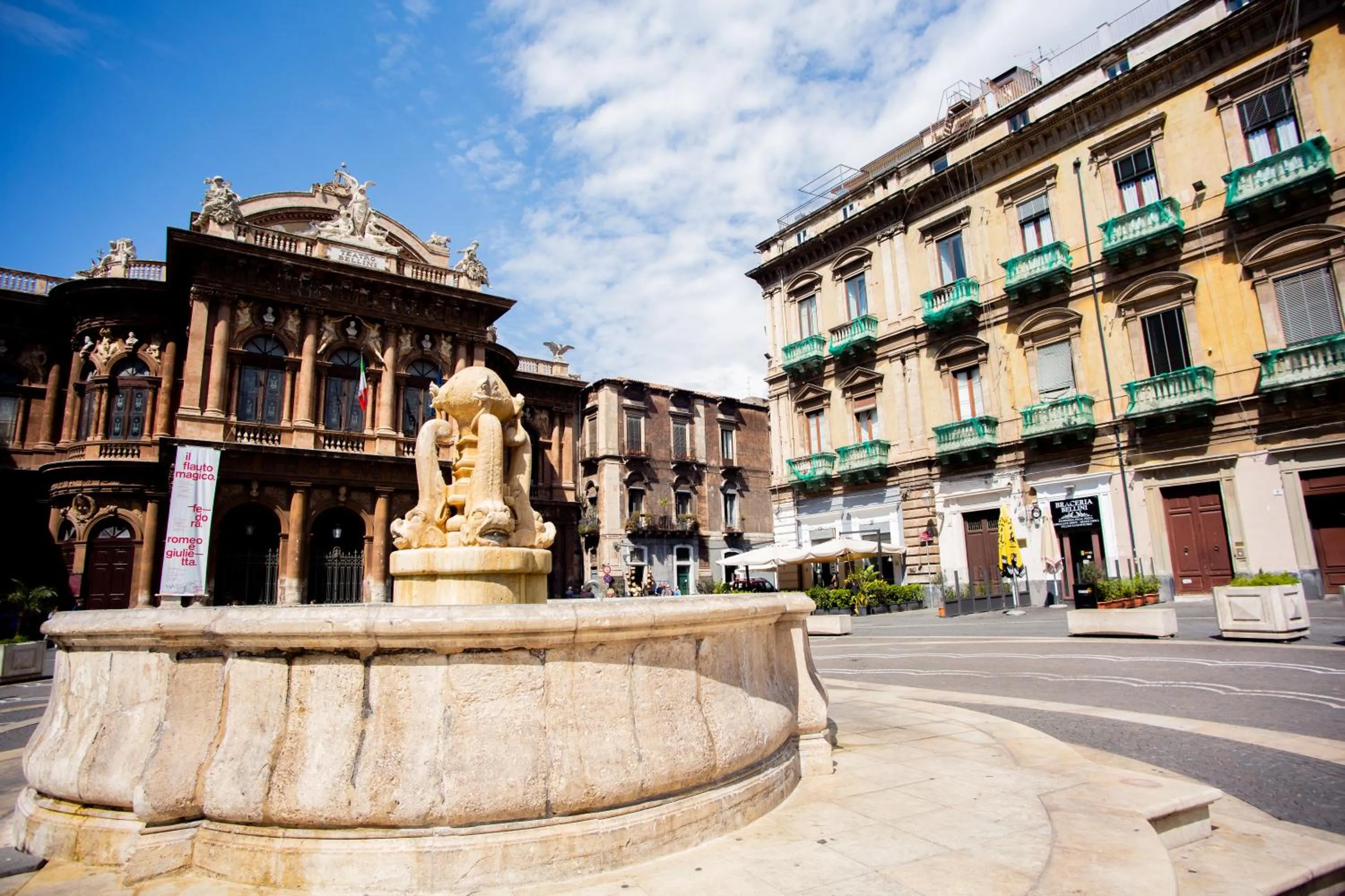 Property building in Suite35