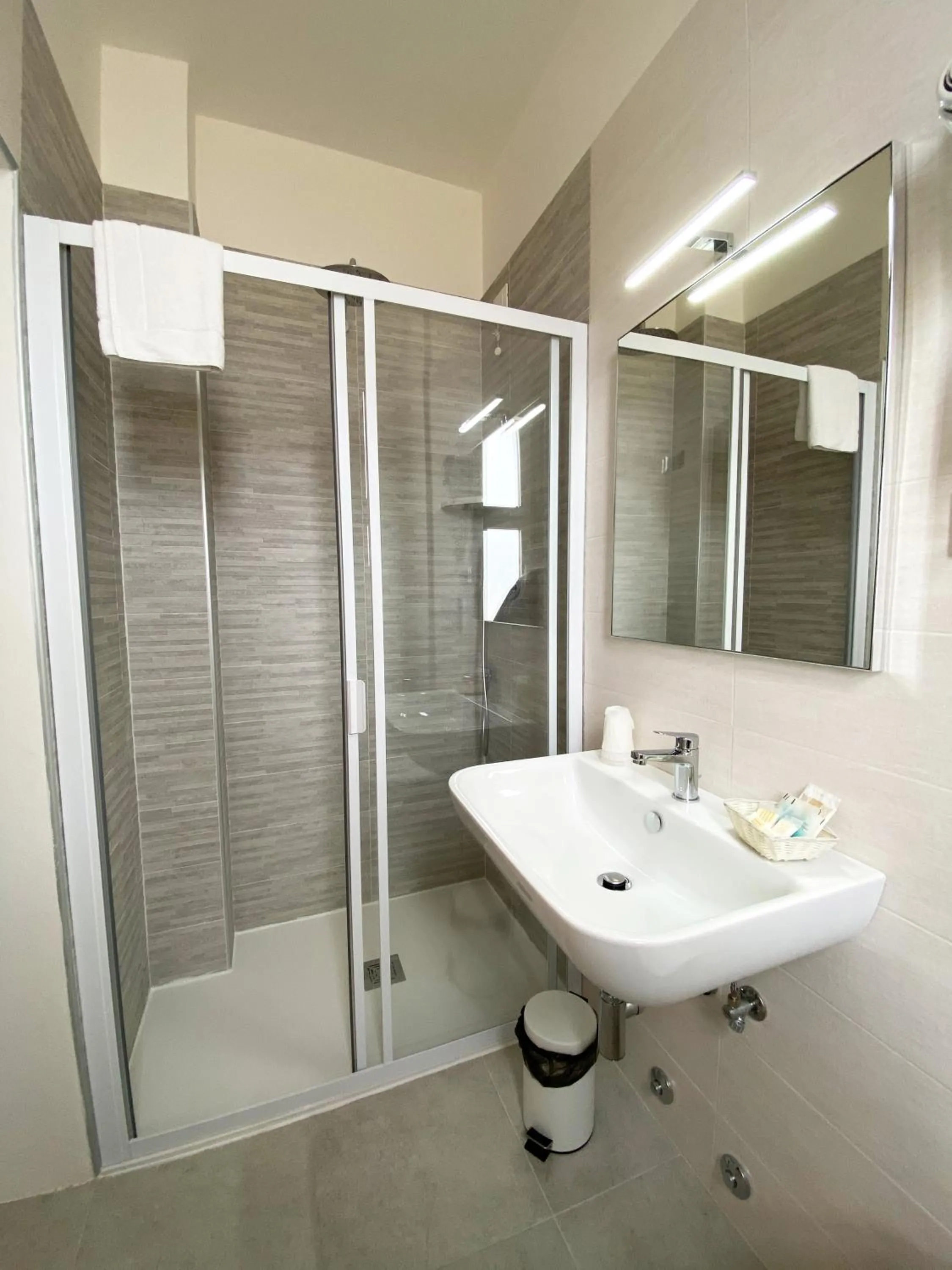 Bathroom in Hotel Linda