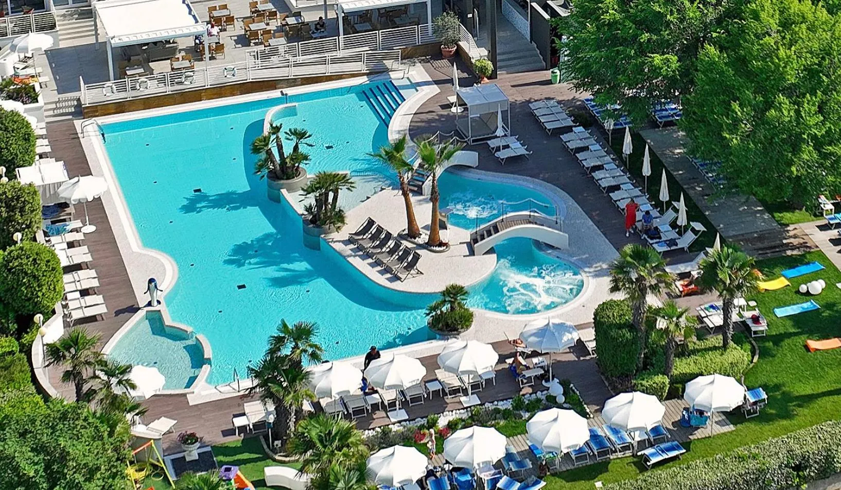 Majestic Beach Hotel & Wellness