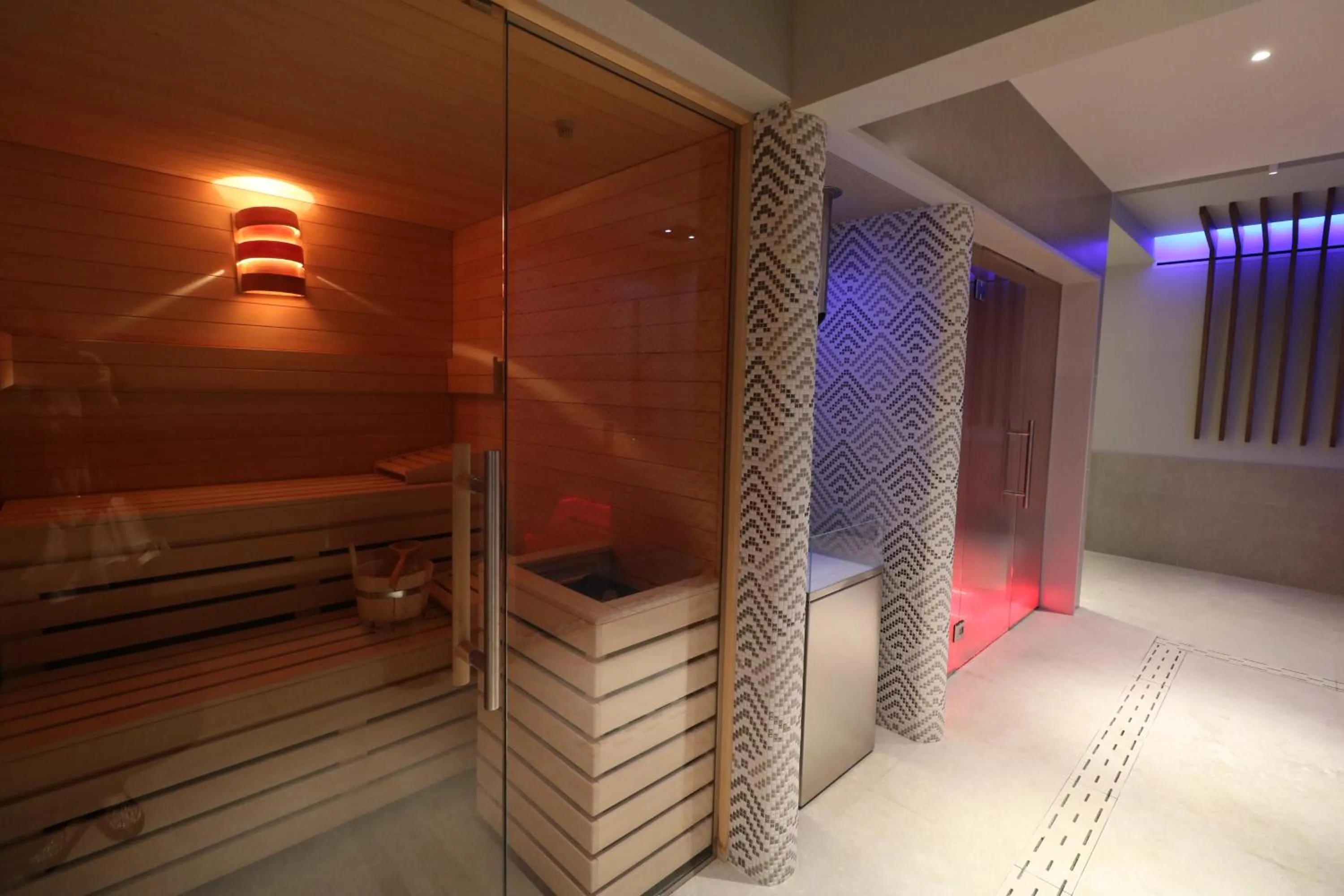 Majestic Beach Hotel & Wellness