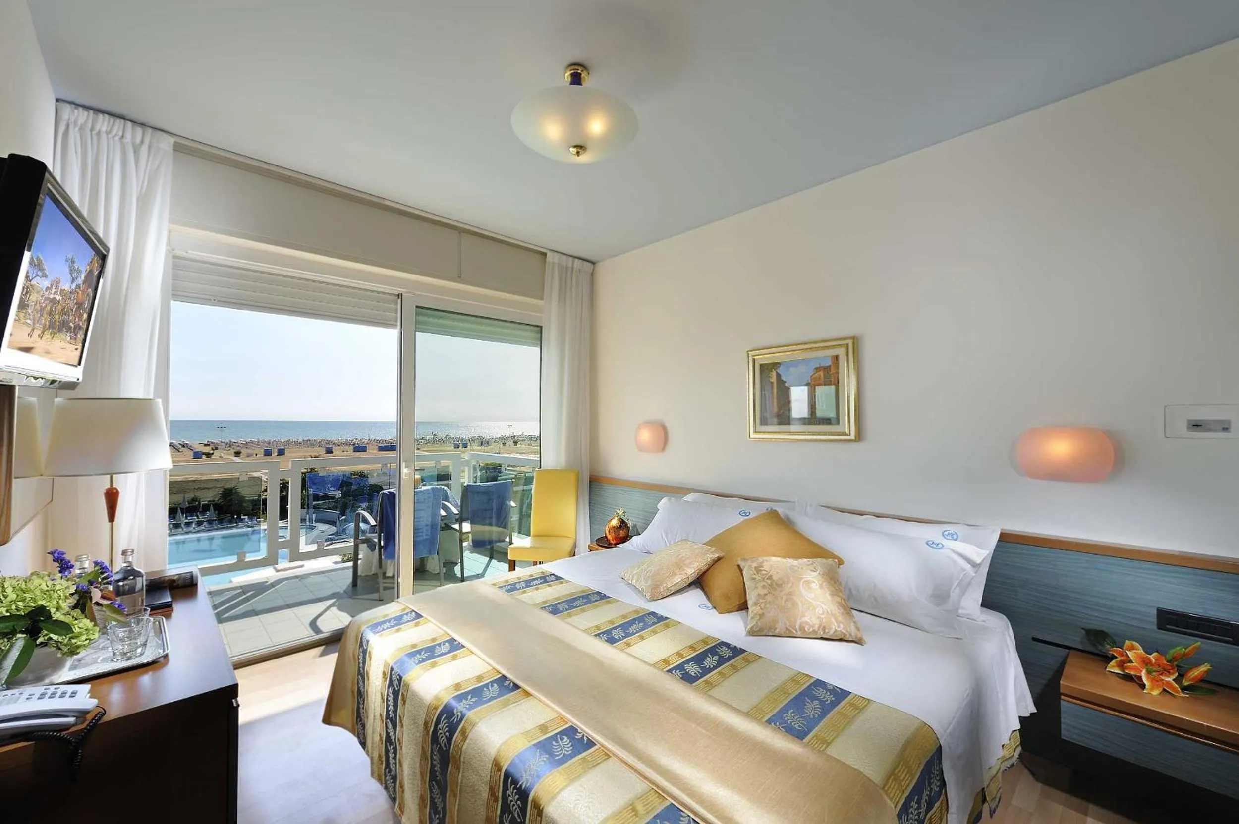 Bed in Majestic Beach Hotel & Wellness
