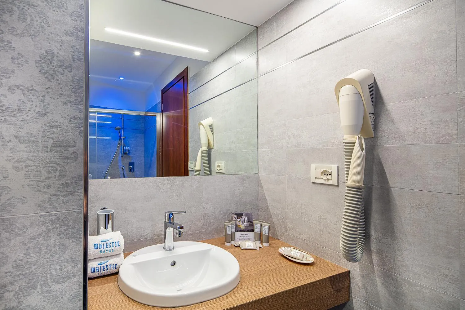 Majestic Beach Hotel & Wellness