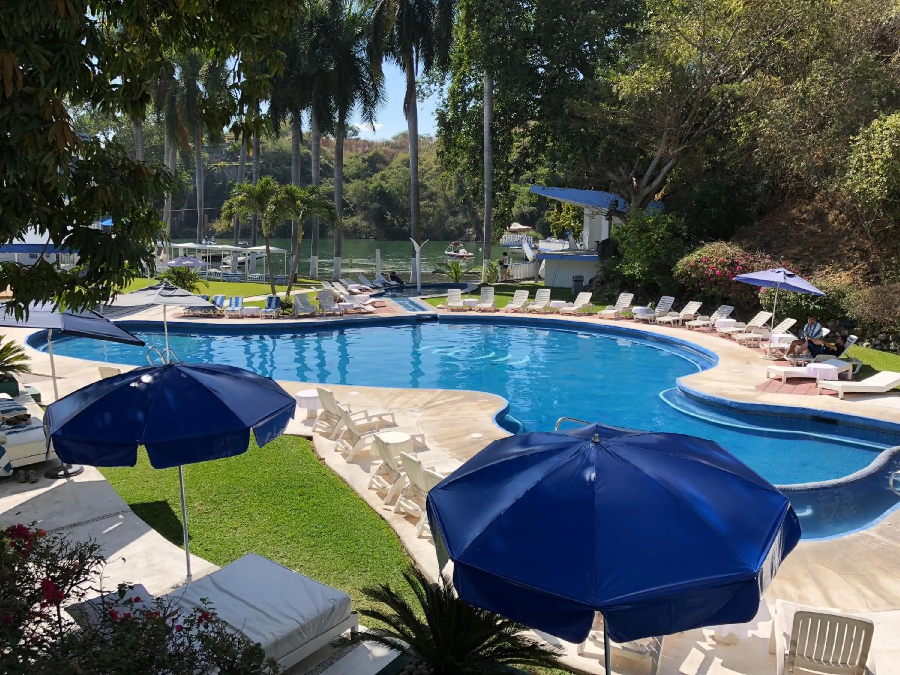Swimming pool in Villa Bejar Tequesquitengo