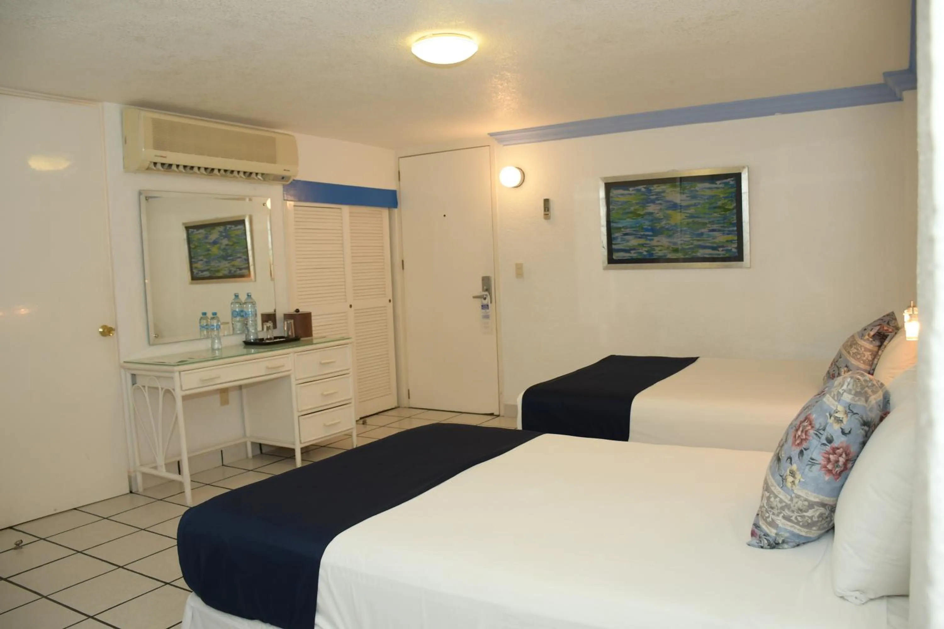 Photo of the whole room in Villa Bejar Tequesquitengo