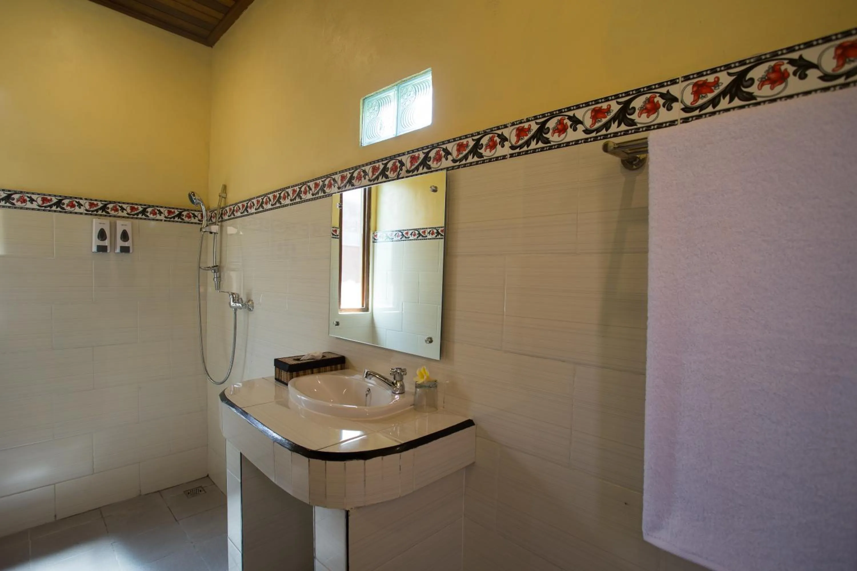 Bathroom in Rijet Villa Beach & Restaurant