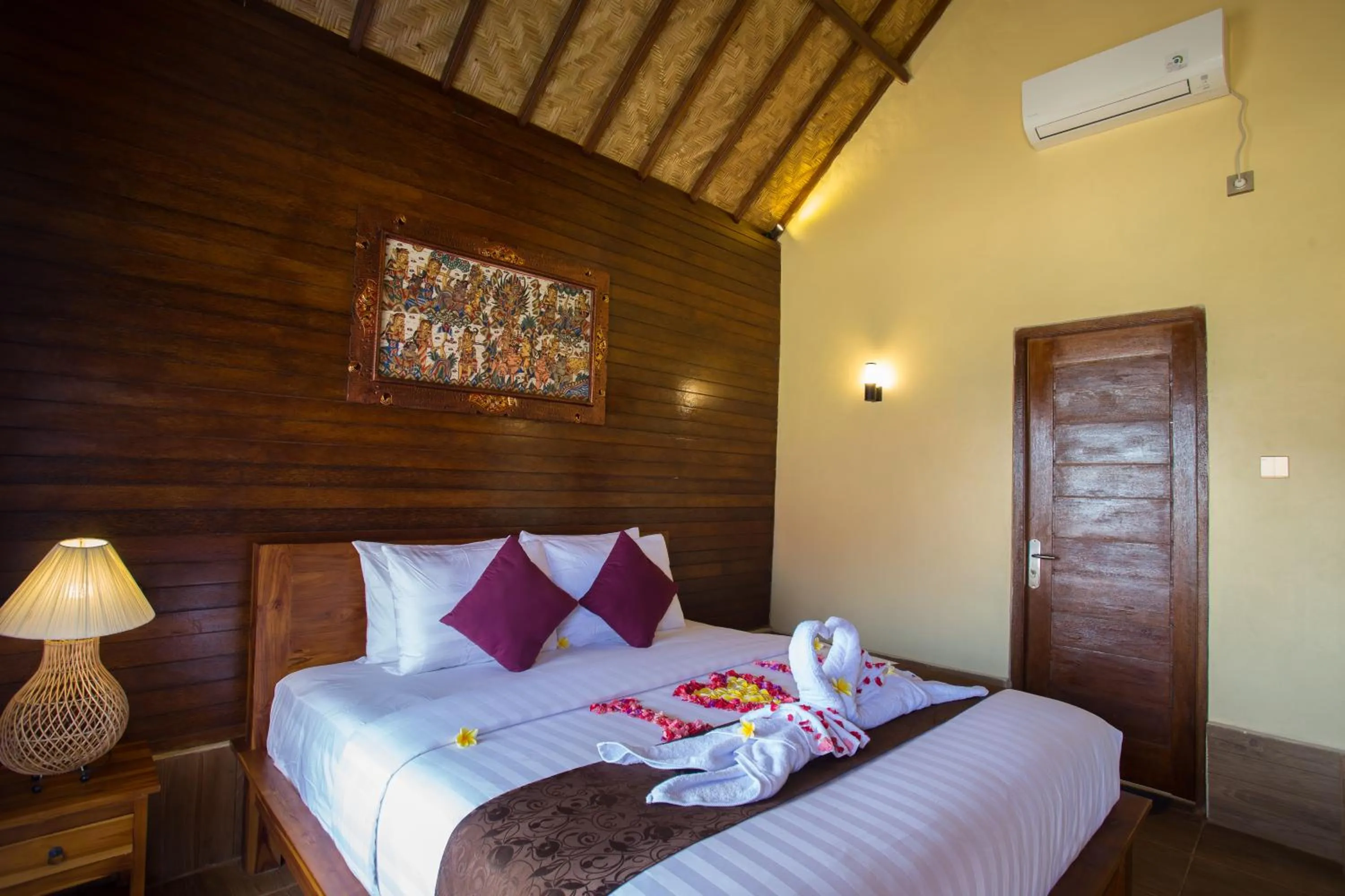 Property building, Bed in Rijet Villa Beach & Restaurant