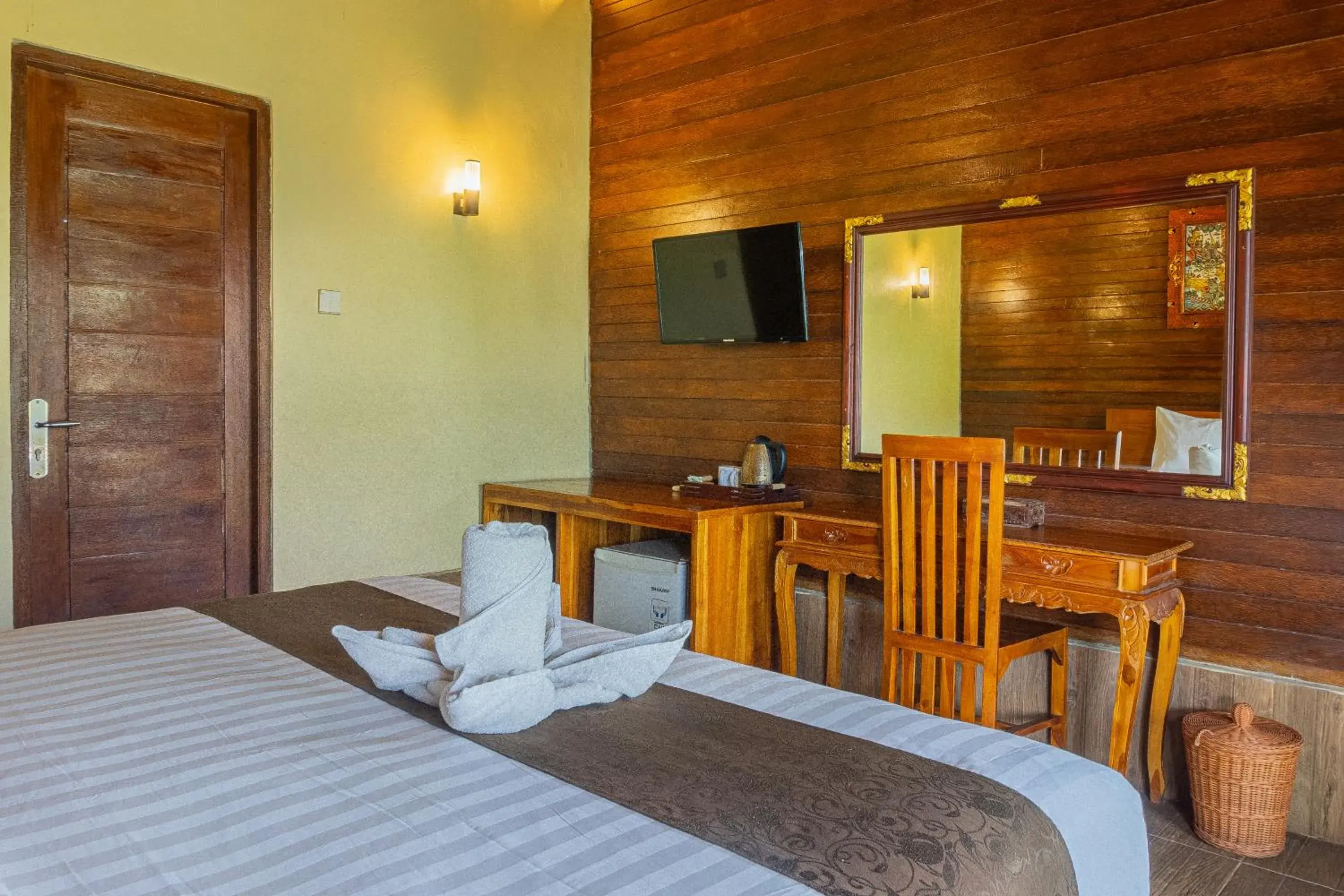Deluxe Double Room with Balcony in Rijet Villa Beach & Restaurant Deluxe Double Room with Balcony in Rijet Villa Beach & Restaurant