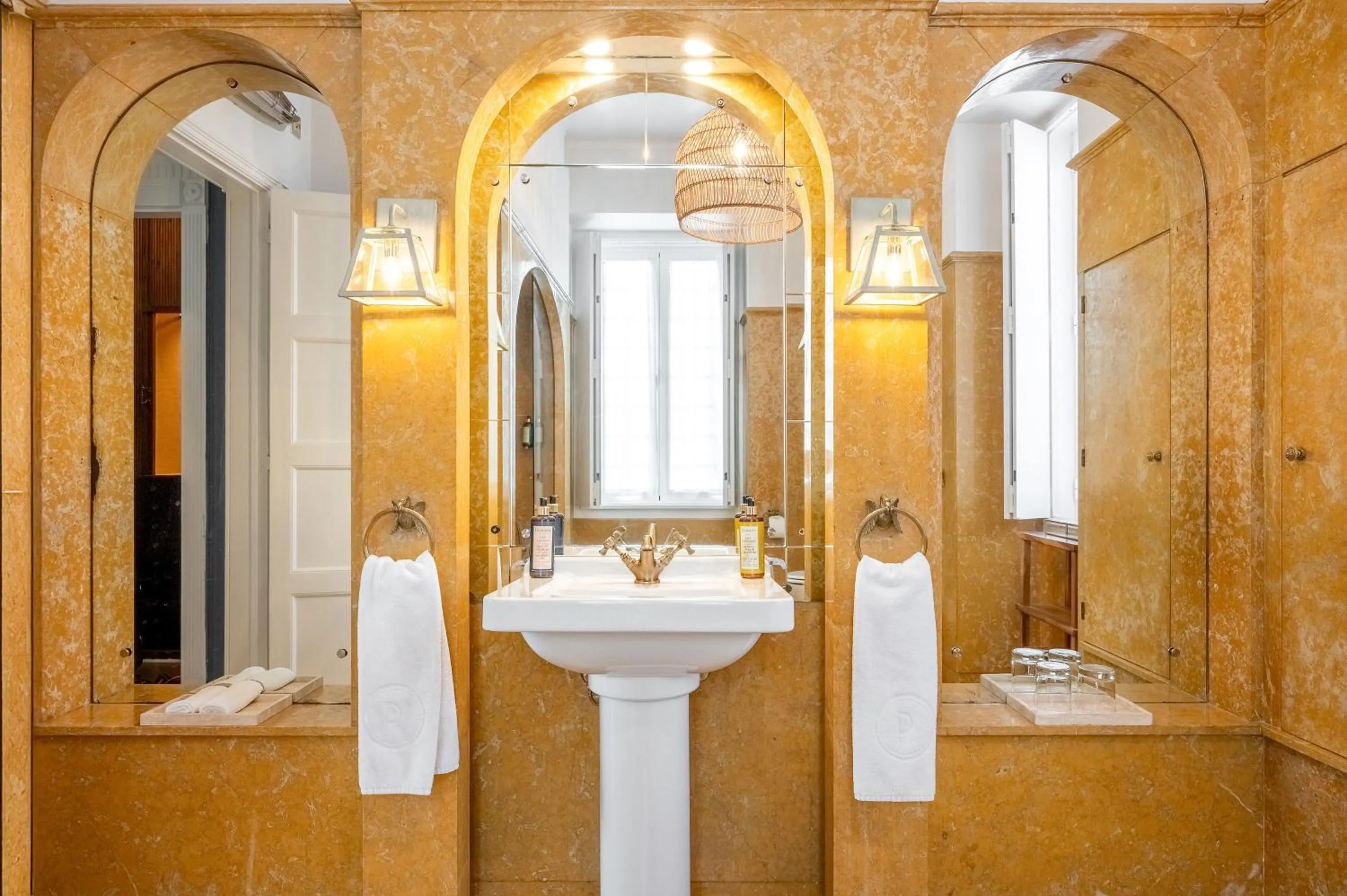 Bathroom in Pergola Boutique Hotel