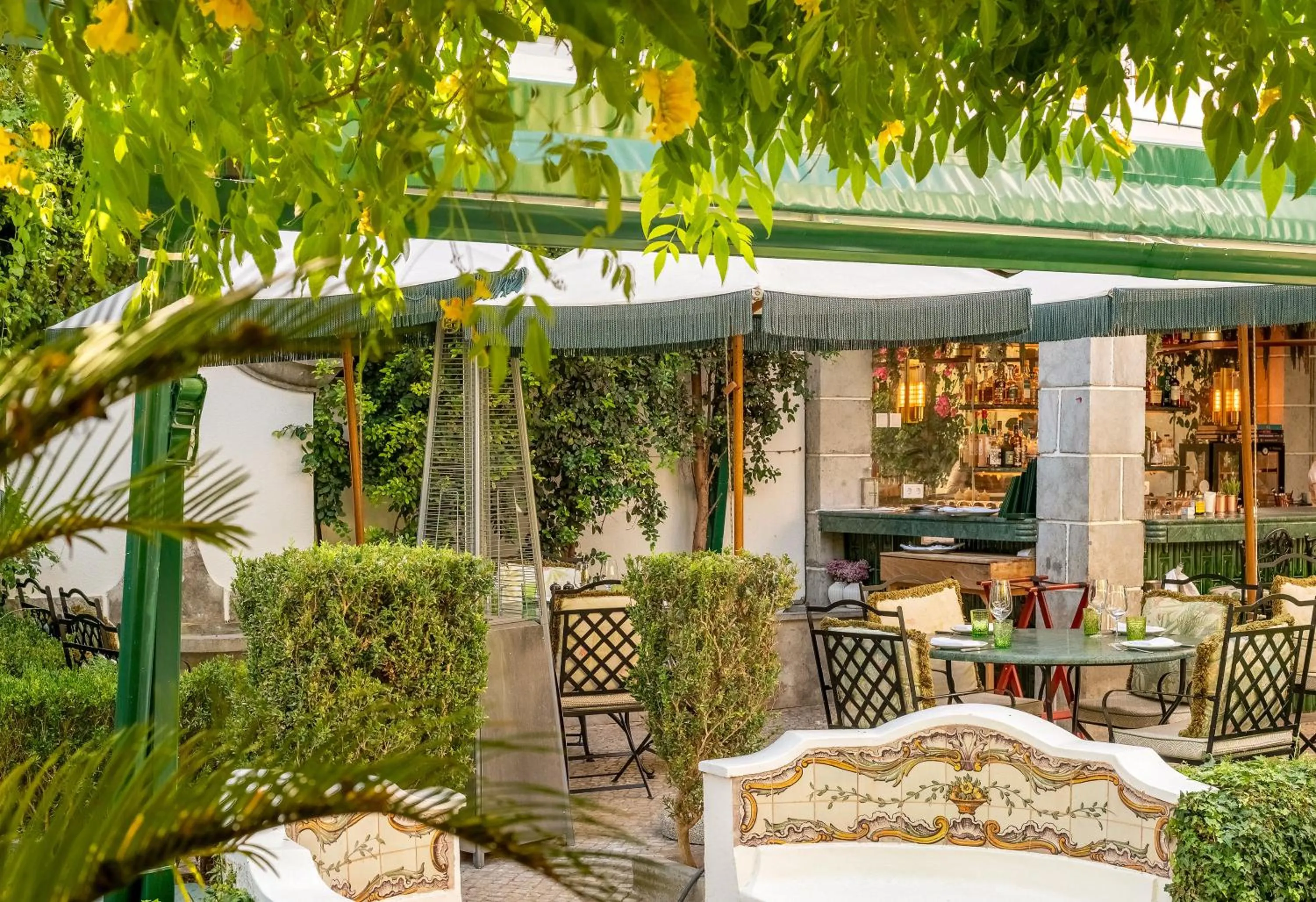 Restaurant/places to eat in Pergola Boutique Hotel