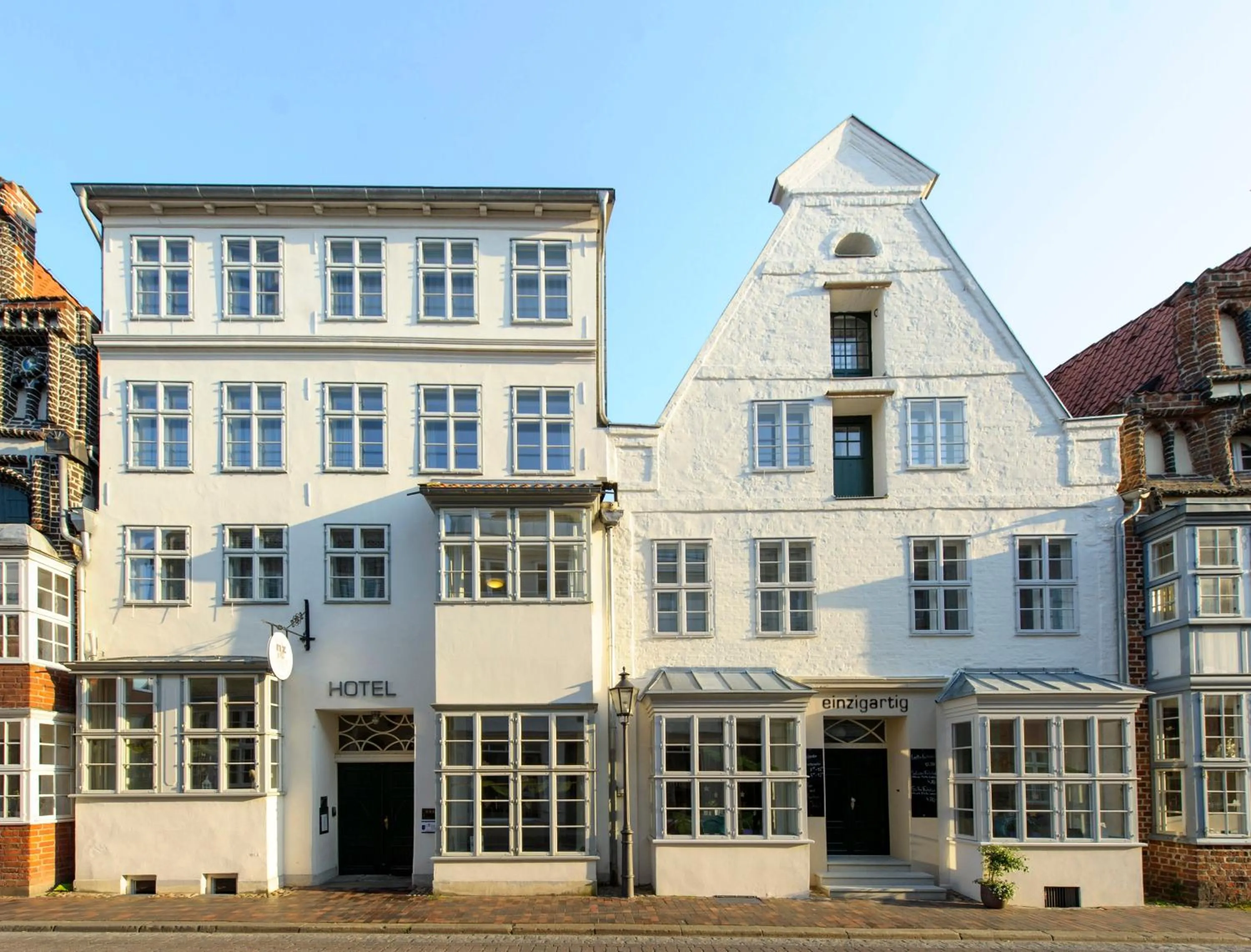 Facade/entrance in einzigartig - Das kleine Hotel im Wasserviertel