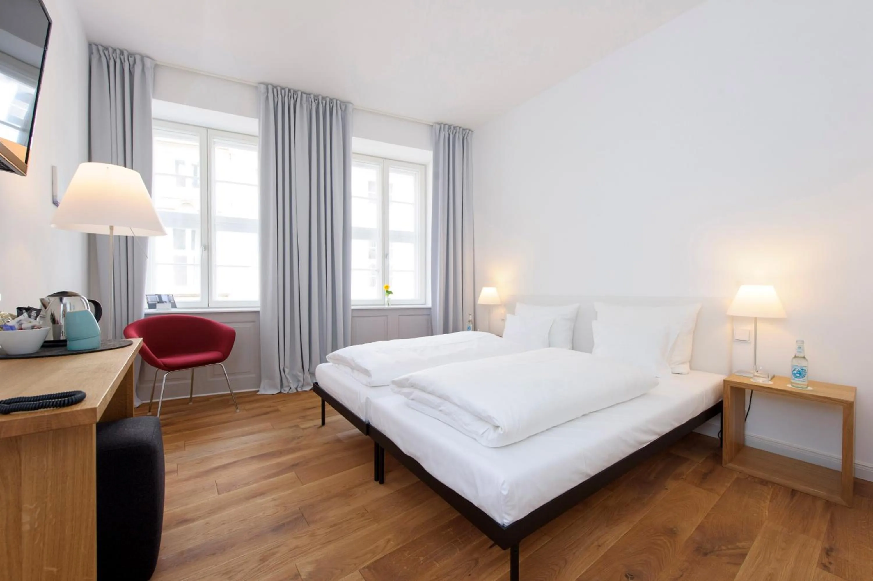 Photo of the whole room, Bed in einzigartig - Das kleine Hotel im Wasserviertel
