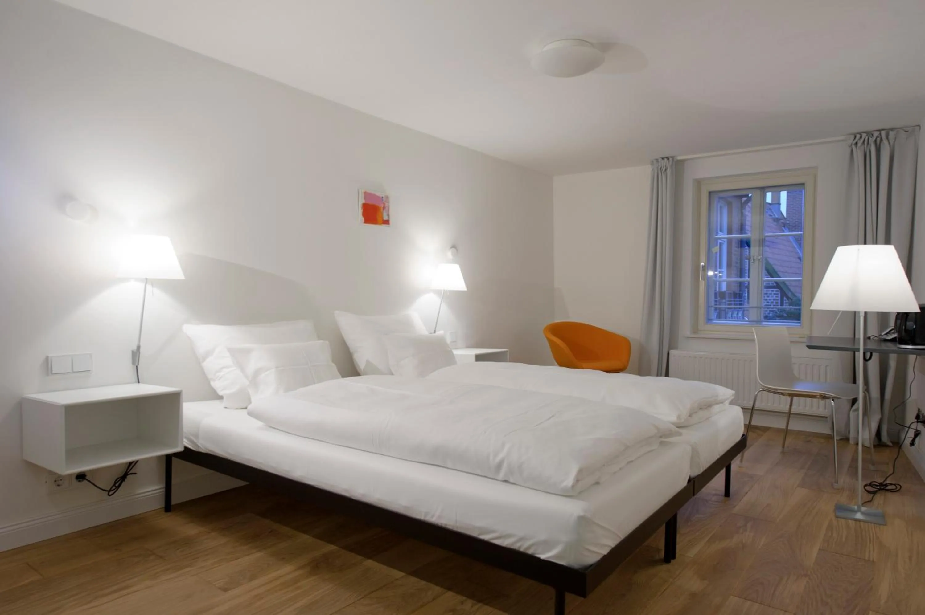 Photo of the whole room, Bed in einzigartig - Das kleine Hotel im Wasserviertel