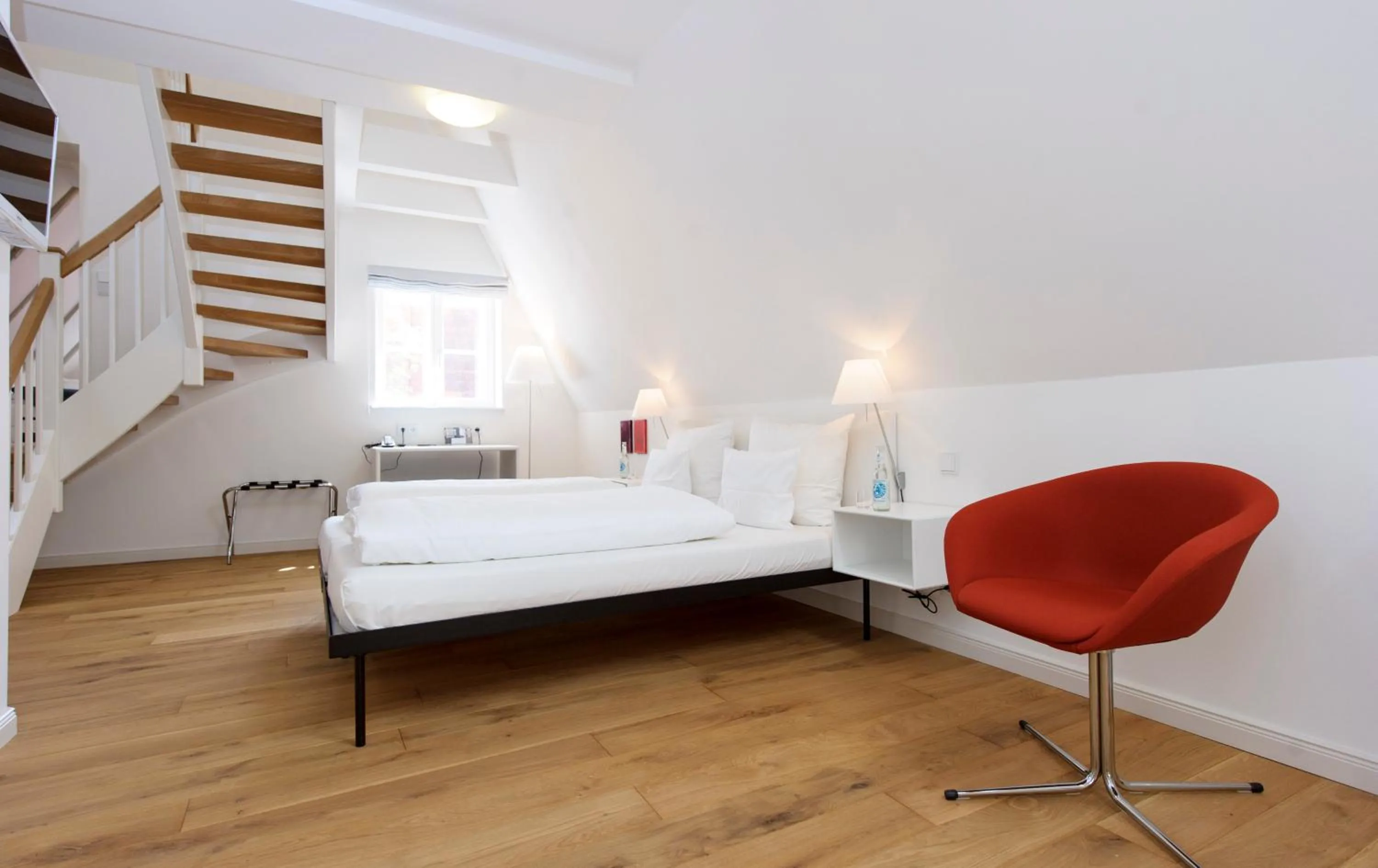 Photo of the whole room, Bed in einzigartig - Das kleine Hotel im Wasserviertel