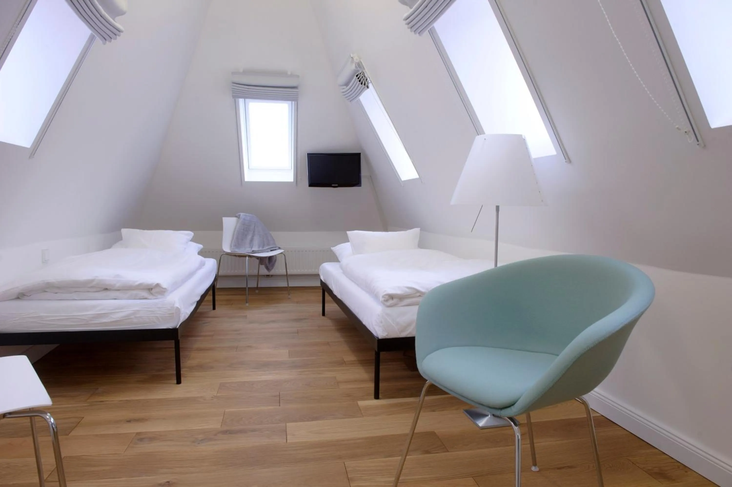 Photo of the whole room, Bed in einzigartig - Das kleine Hotel im Wasserviertel