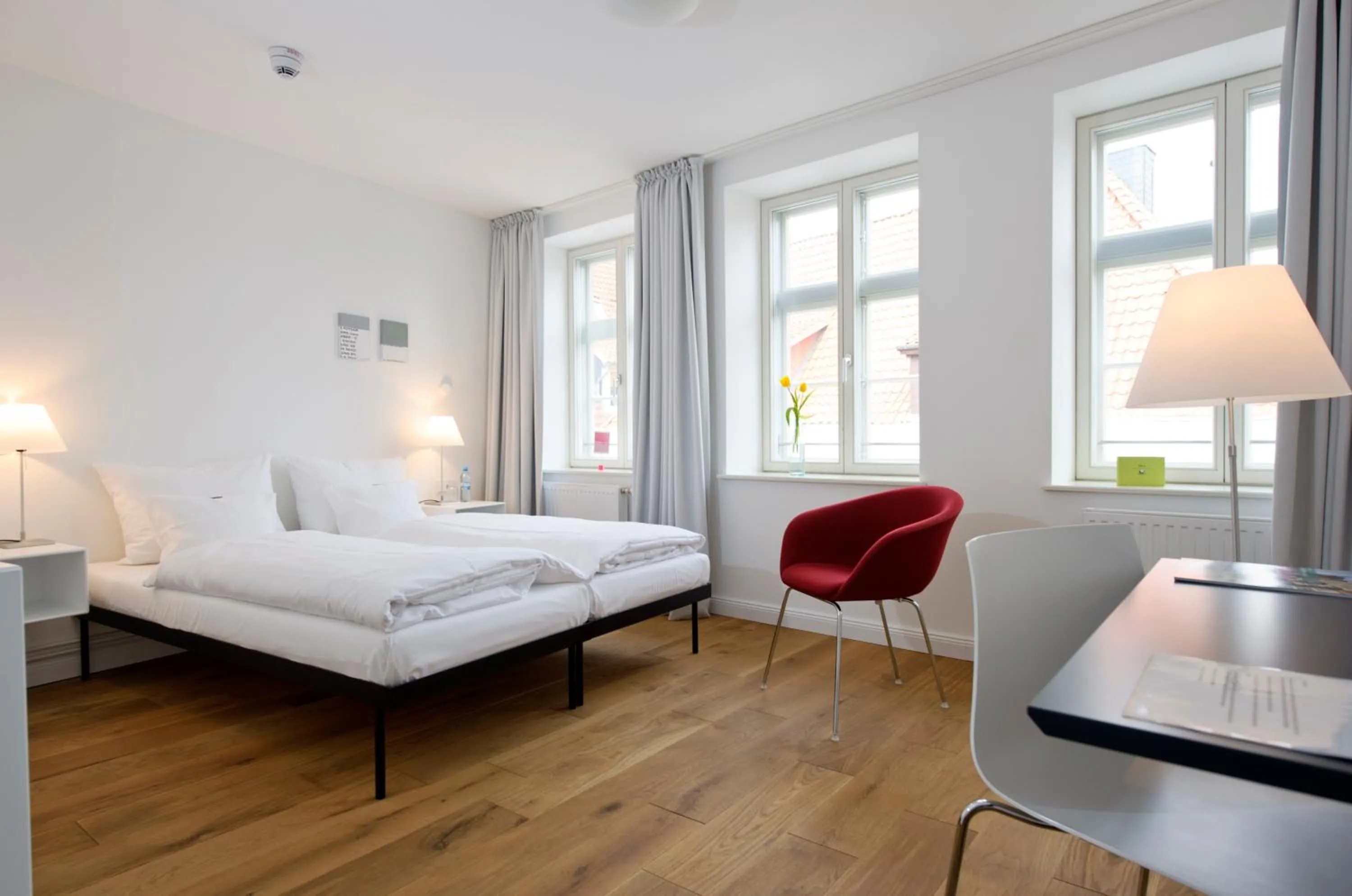 Photo of the whole room, Bed in einzigartig - Das kleine Hotel im Wasserviertel