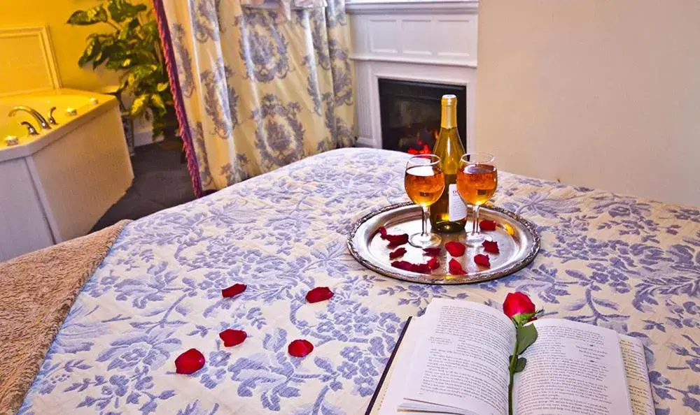 Queen Room with Spa Bath in Elk Forge Bed and Breakfast Queen Room with Spa Bath in Elk Forge Bed and Breakfast