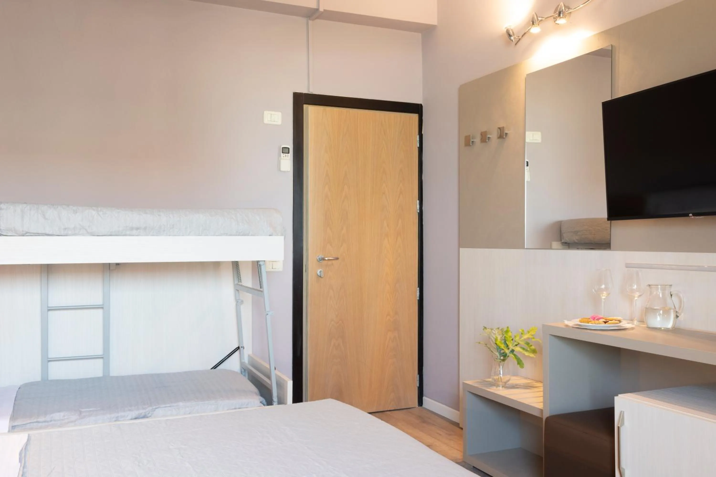 Bedroom, Bed in Bikini Tropicana Family Hotel