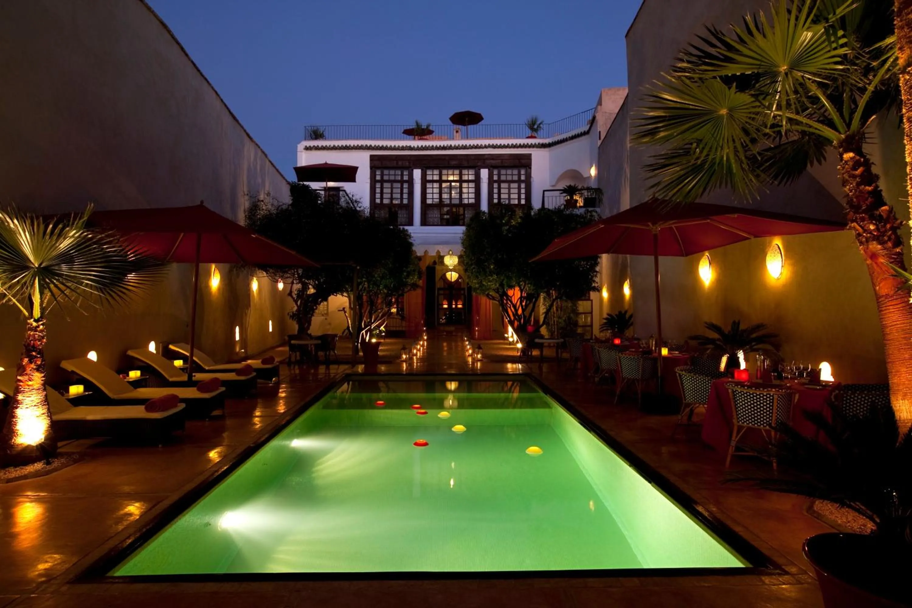 Swimming pool in Riad Charaï
