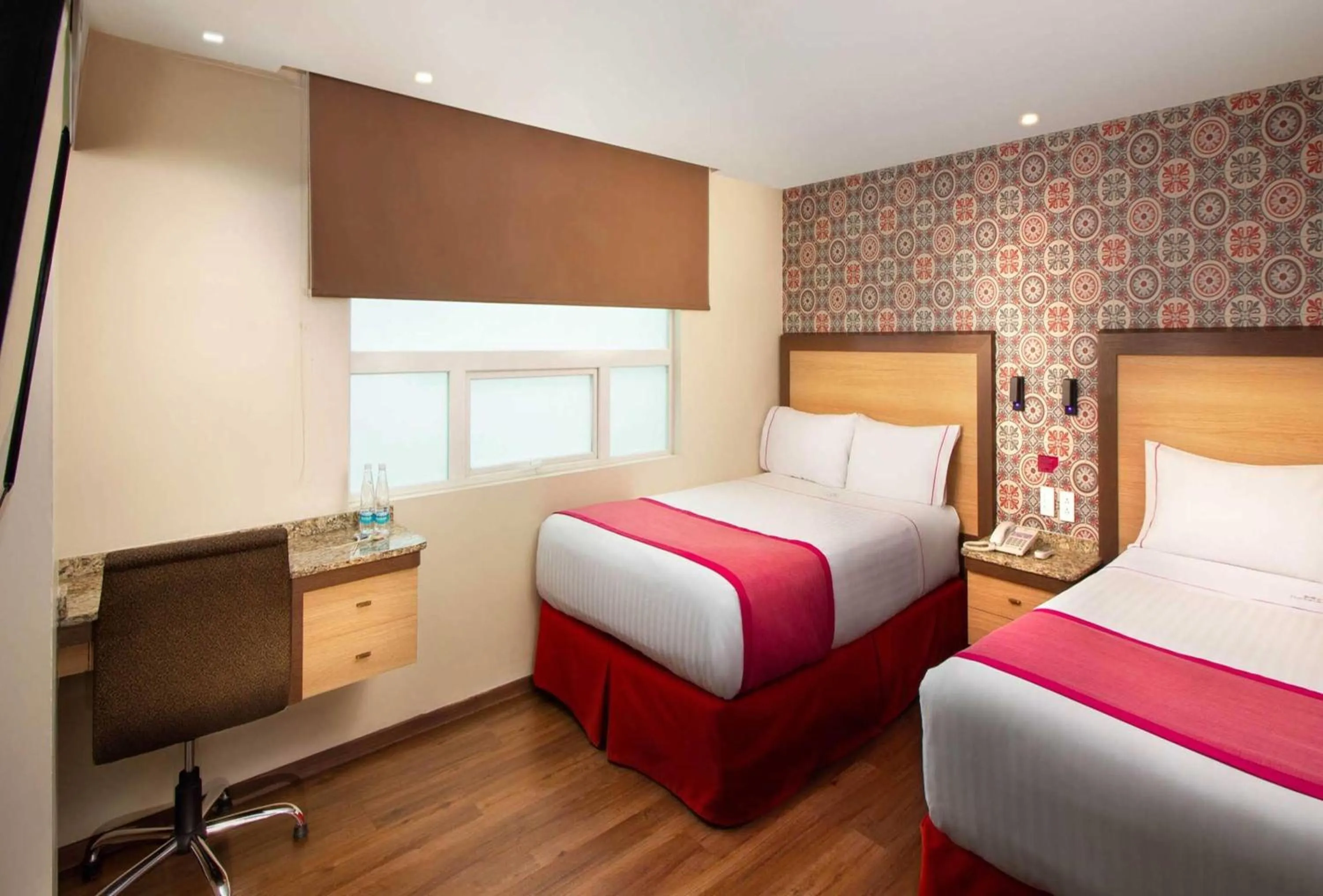 Photo of the whole room, Bed in Hotel MX garibaldi CDMX, Trademark Collection by Wyndham