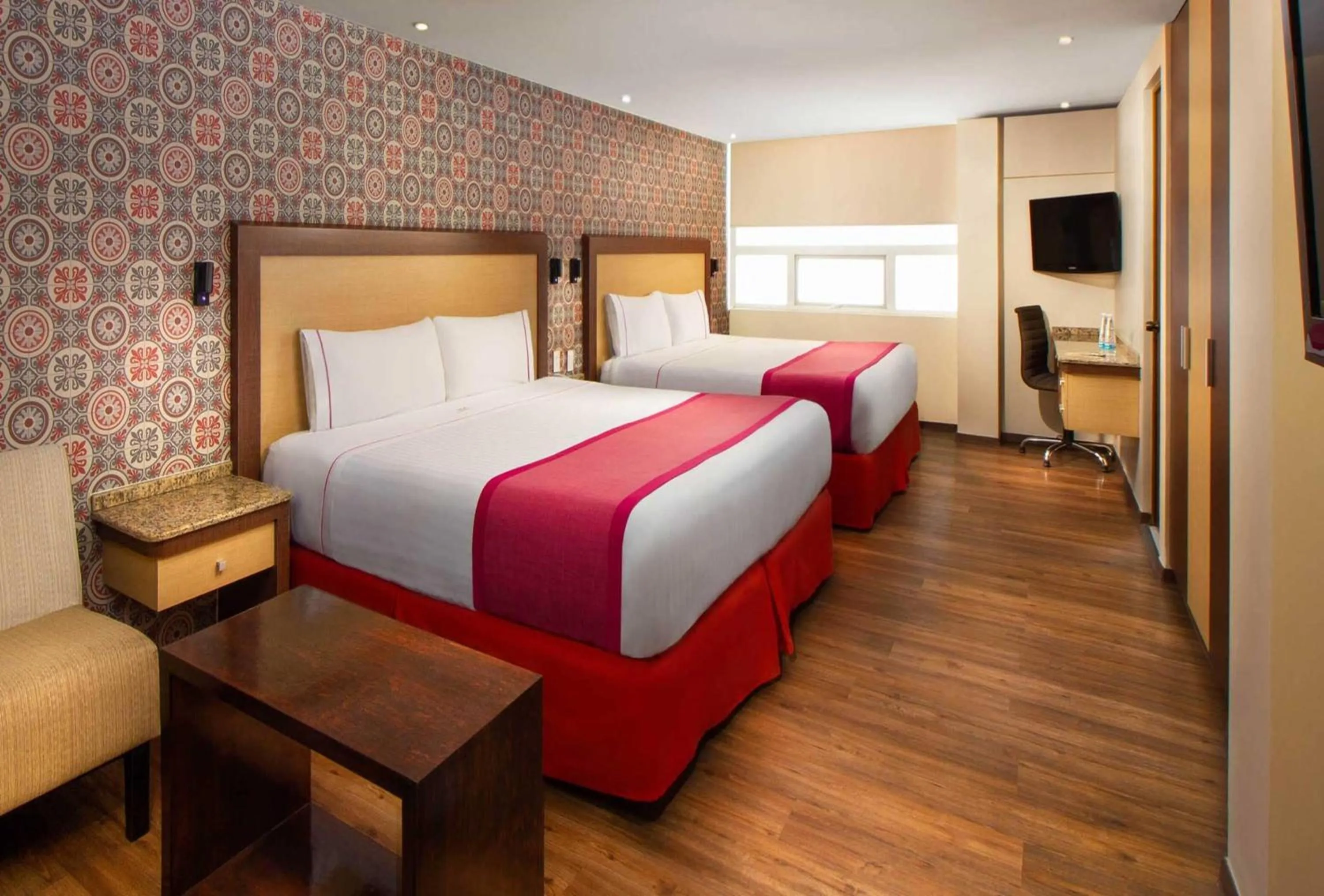 Photo of the whole room, Bed in Hotel MX garibaldi CDMX, Trademark Collection by Wyndham