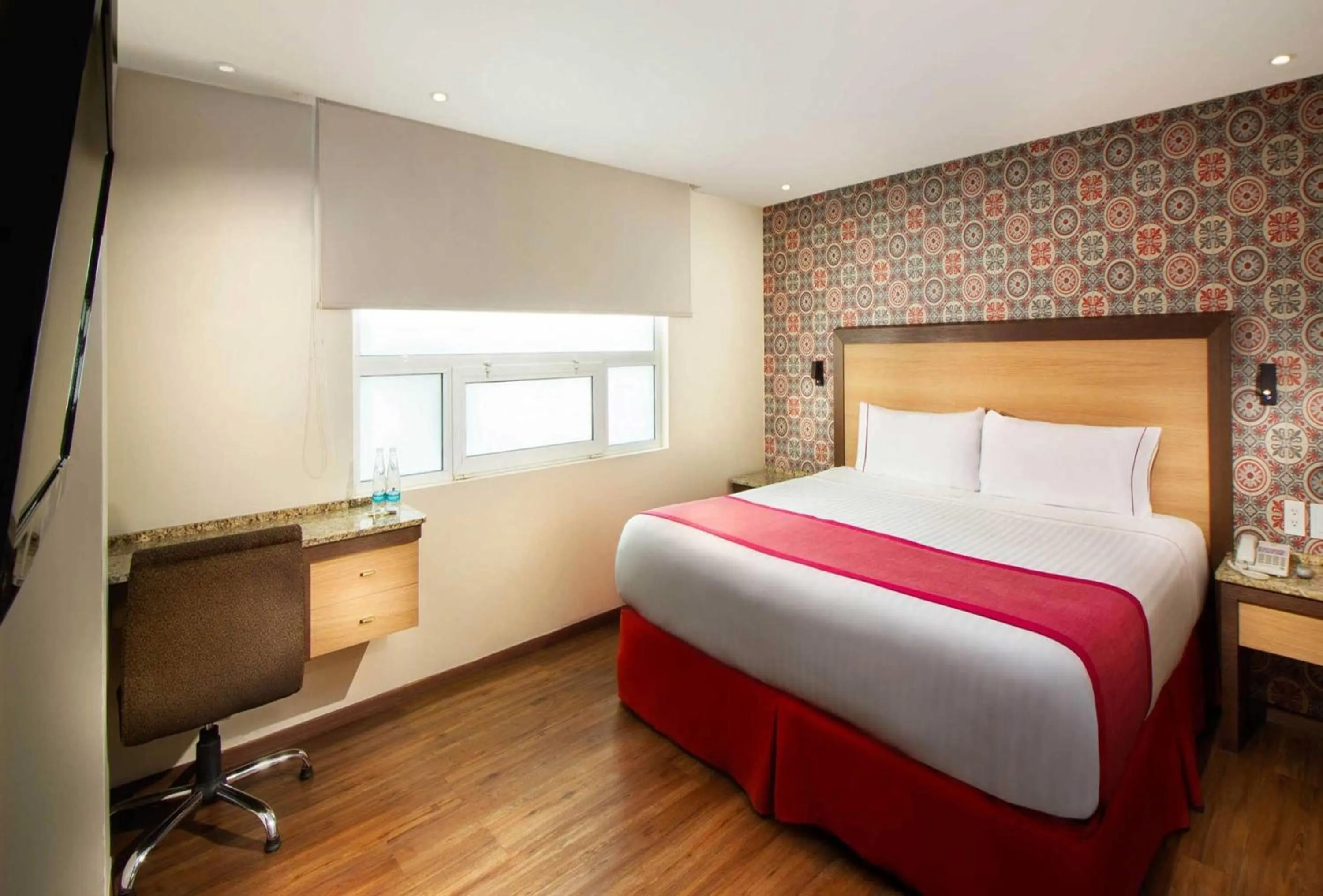 Photo of the whole room, Bed in Hotel MX garibaldi CDMX, Trademark Collection by Wyndham