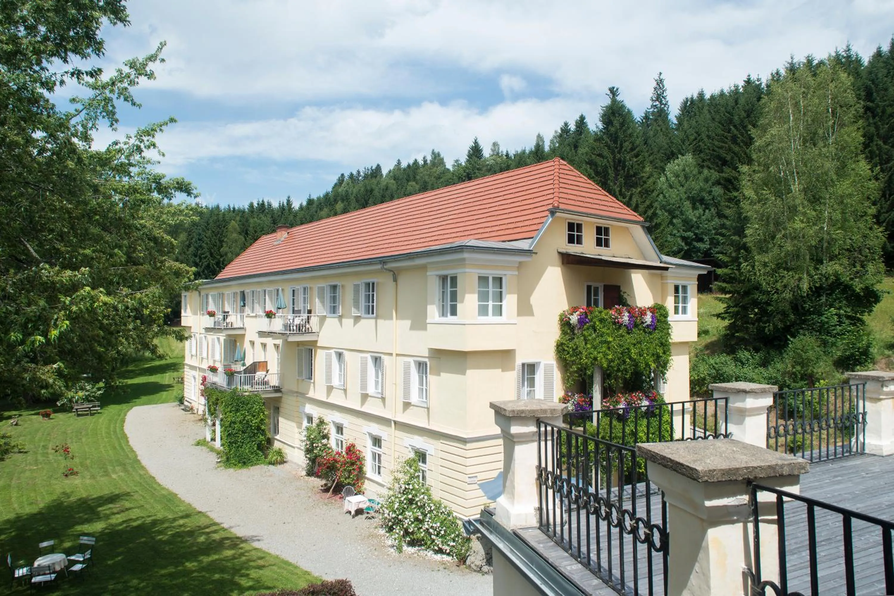 Bird's eye view in Hotel Landsitz Pichlschloss
