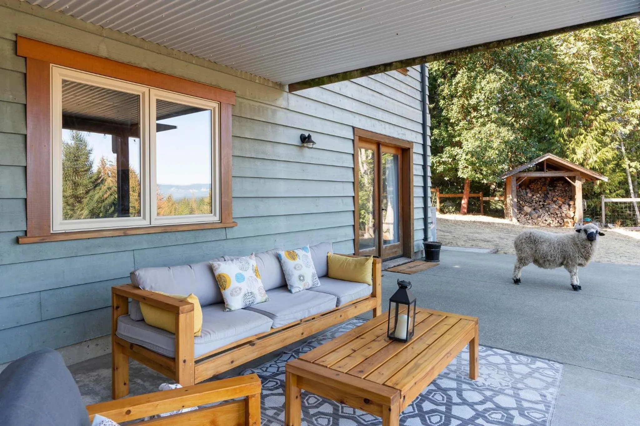 Patio in Shawnigan Hills Guest Suite