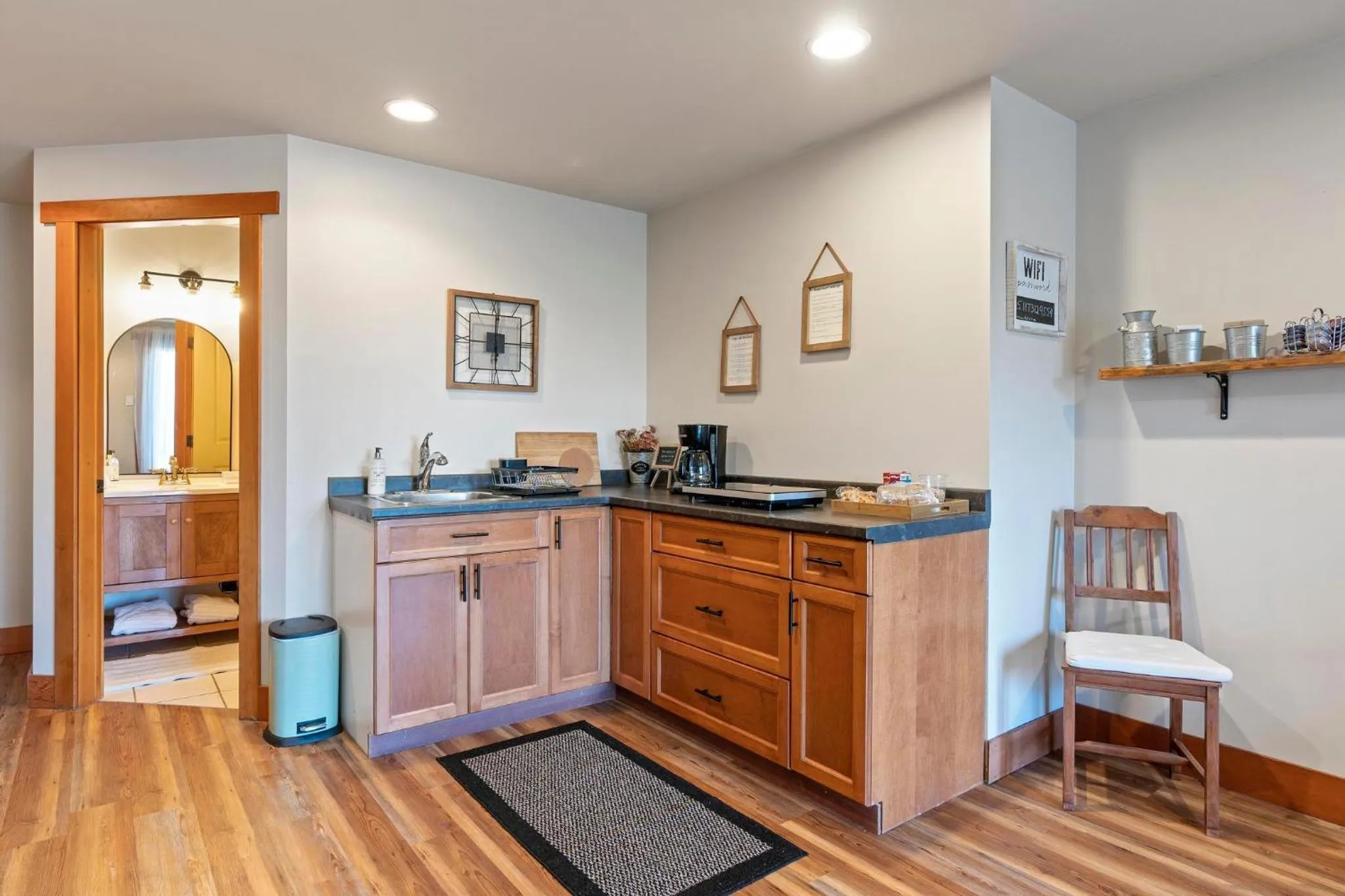 Kitchen or kitchenette in Shawnigan Hills Guest Suite