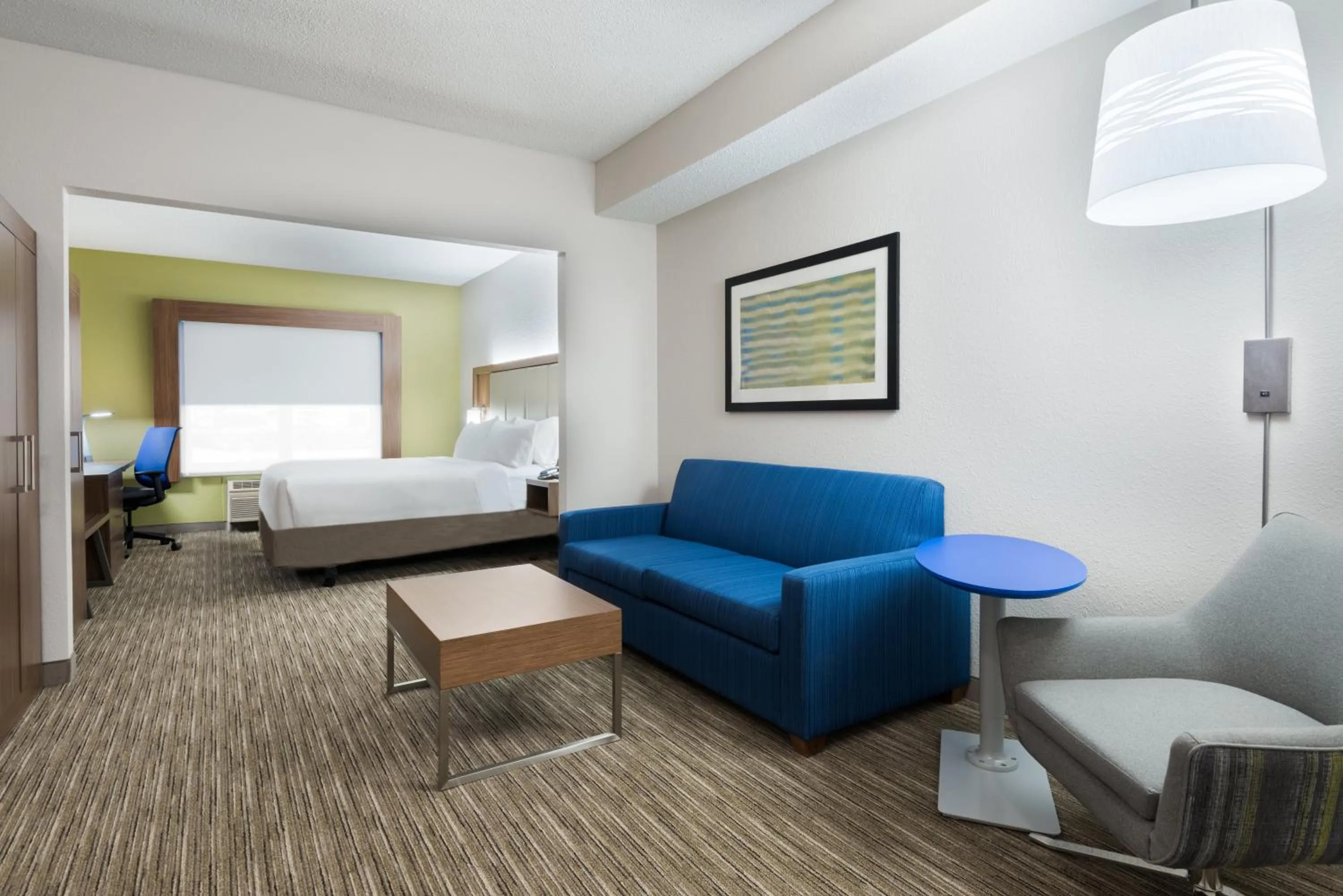 Photo of the whole room, Bed in Holiday Inn Express & Suites - Columbus Airport East by IHG